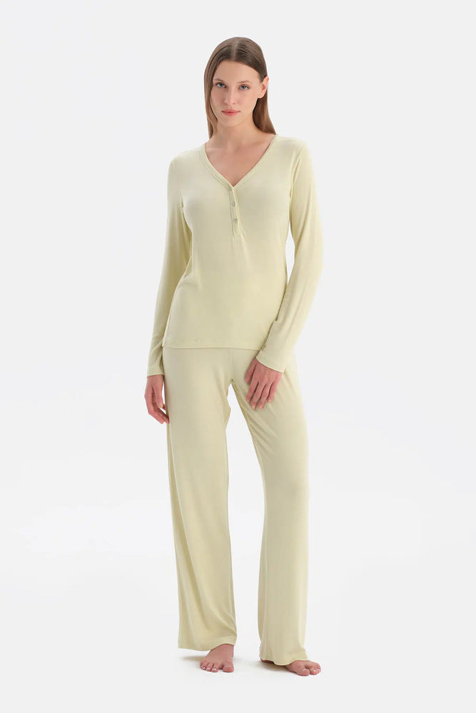 V YAKA KAŞKORSE TİŞÖRT PANTOLON TAKIM