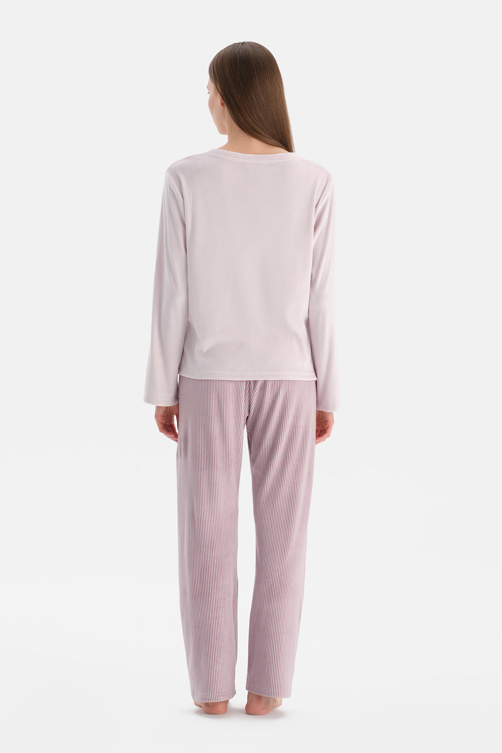 V YAKA UZUN KOLLU ALTI ÇİZGİLİ TİŞÖRT PANTOLON TAKIM