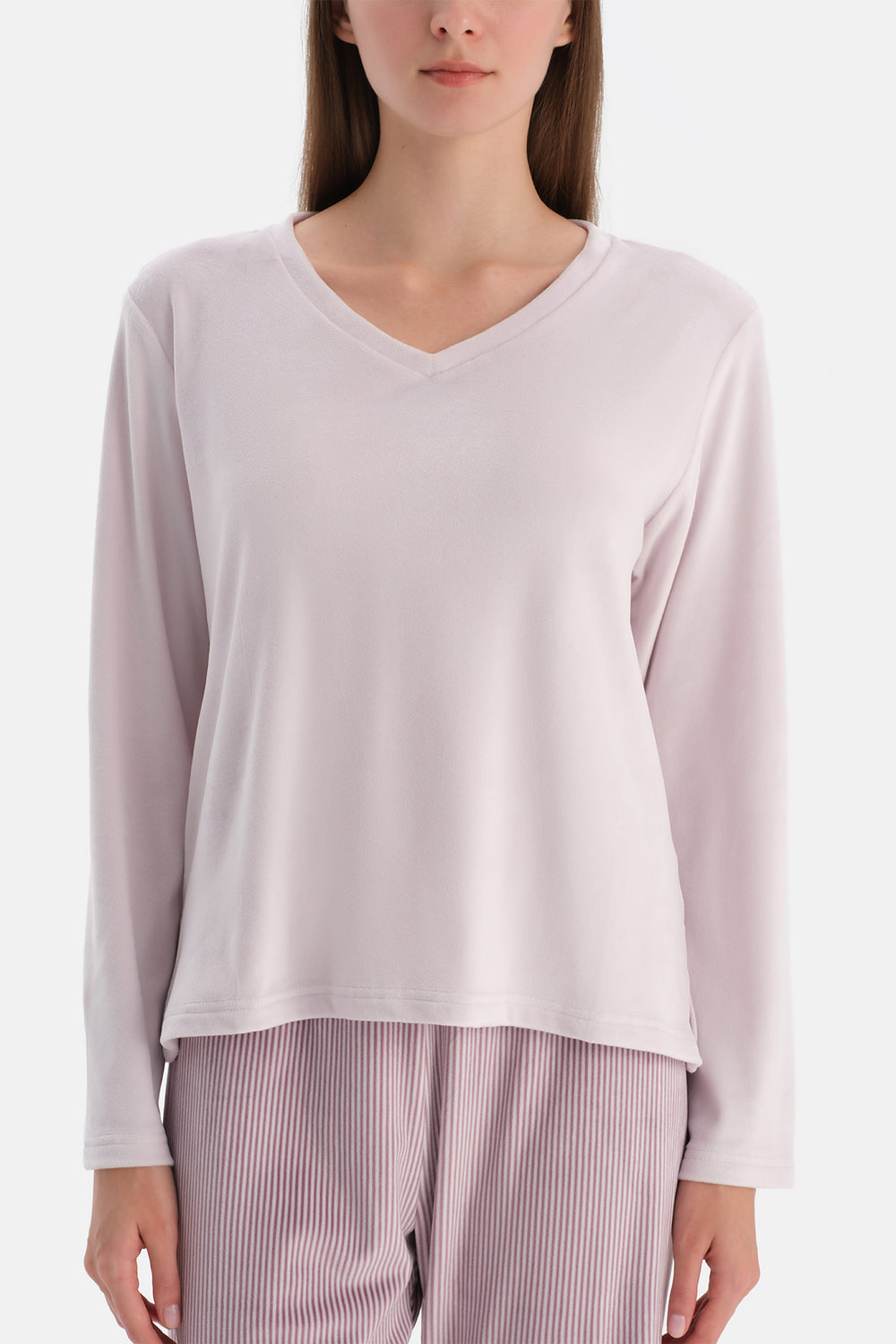 V YAKA UZUN KOLLU ALTI ÇİZGİLİ TİŞÖRT PANTOLON TAKIM