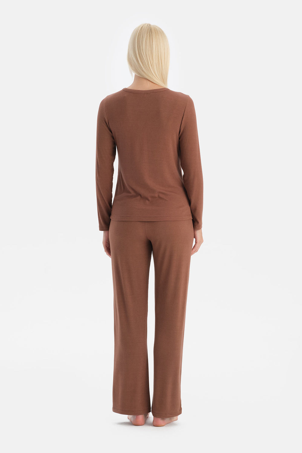 Sütlü Kahve V Yaka Kaşkorse Tişört Pantalon Takım