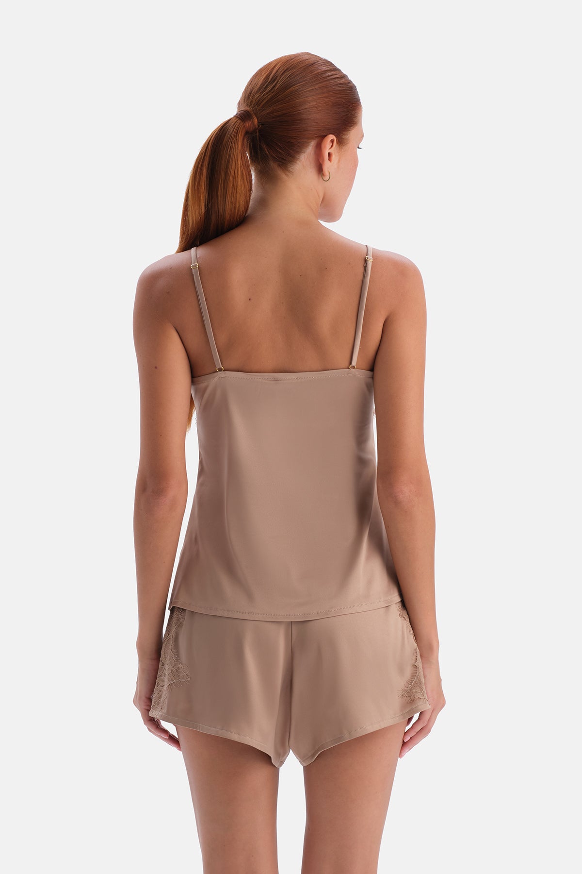Vizon Dantel Detaylı Camisole ve Şort