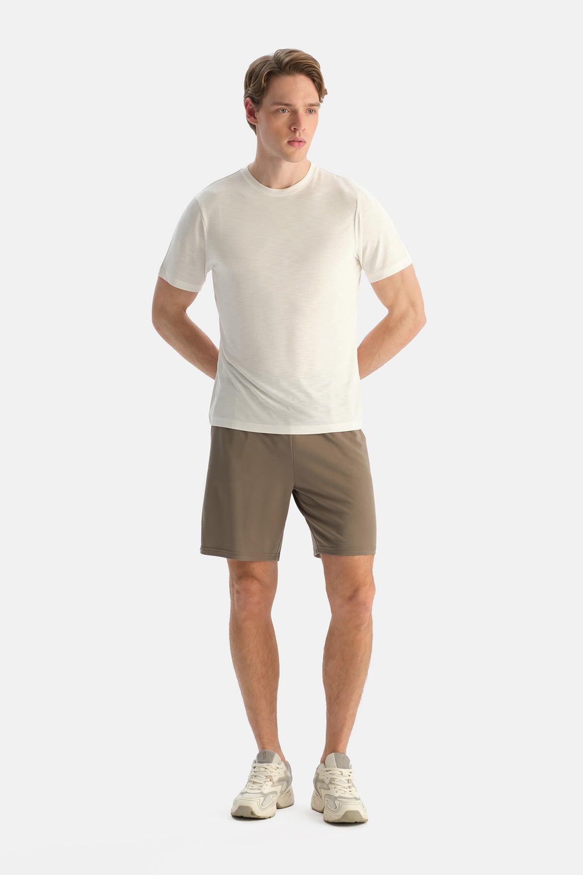 Beyaz Bisiklet Yaka Modal Karışımlı Suprem Tişört