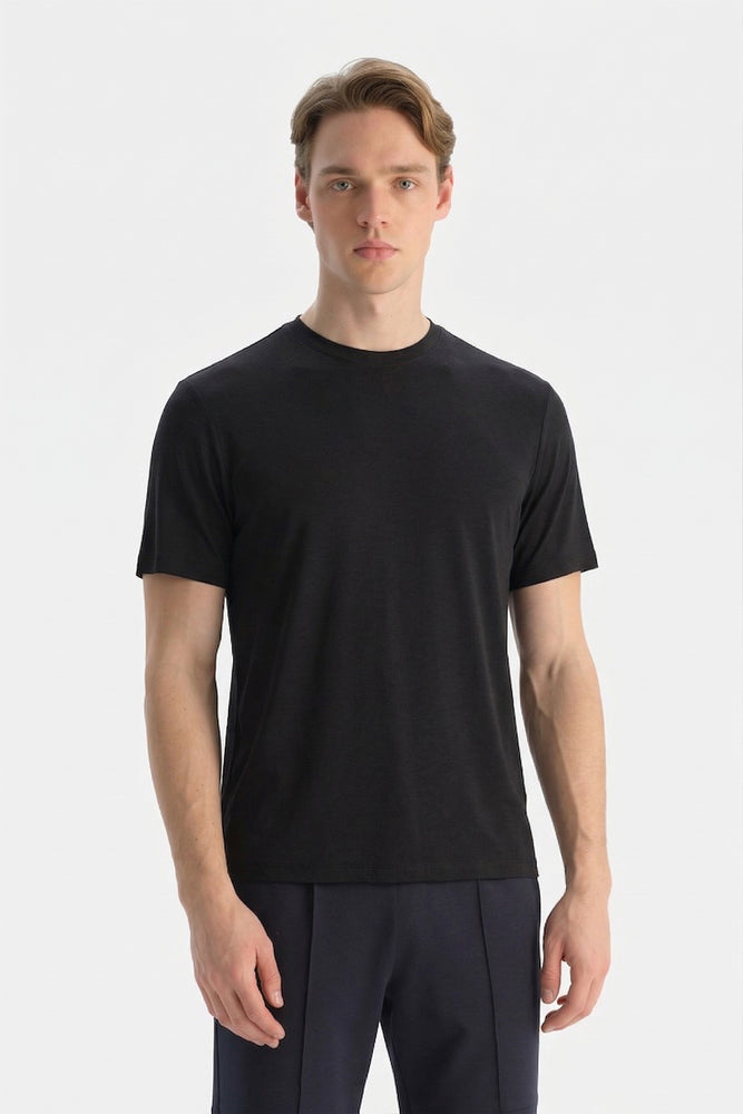 Siyah Bisiklet Yaka Modal Karışımlı Suprem Tişört