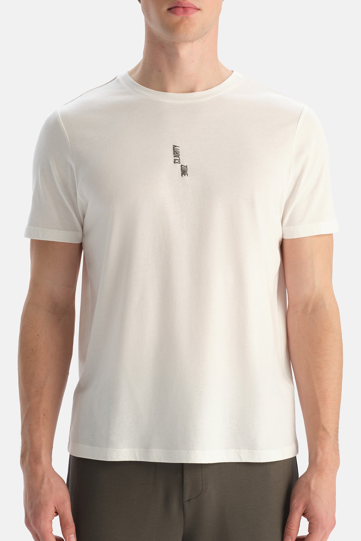 Kırık Beyaz Bisiklet Yaka Baskılı Tişört