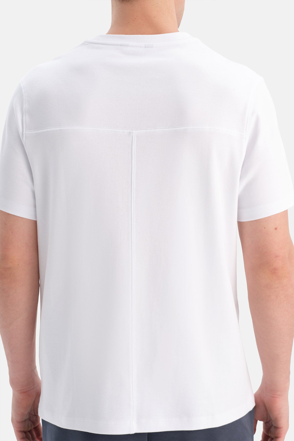 BIS YAKA ARKA DİKİŞ DETAYLI TİŞÖRT