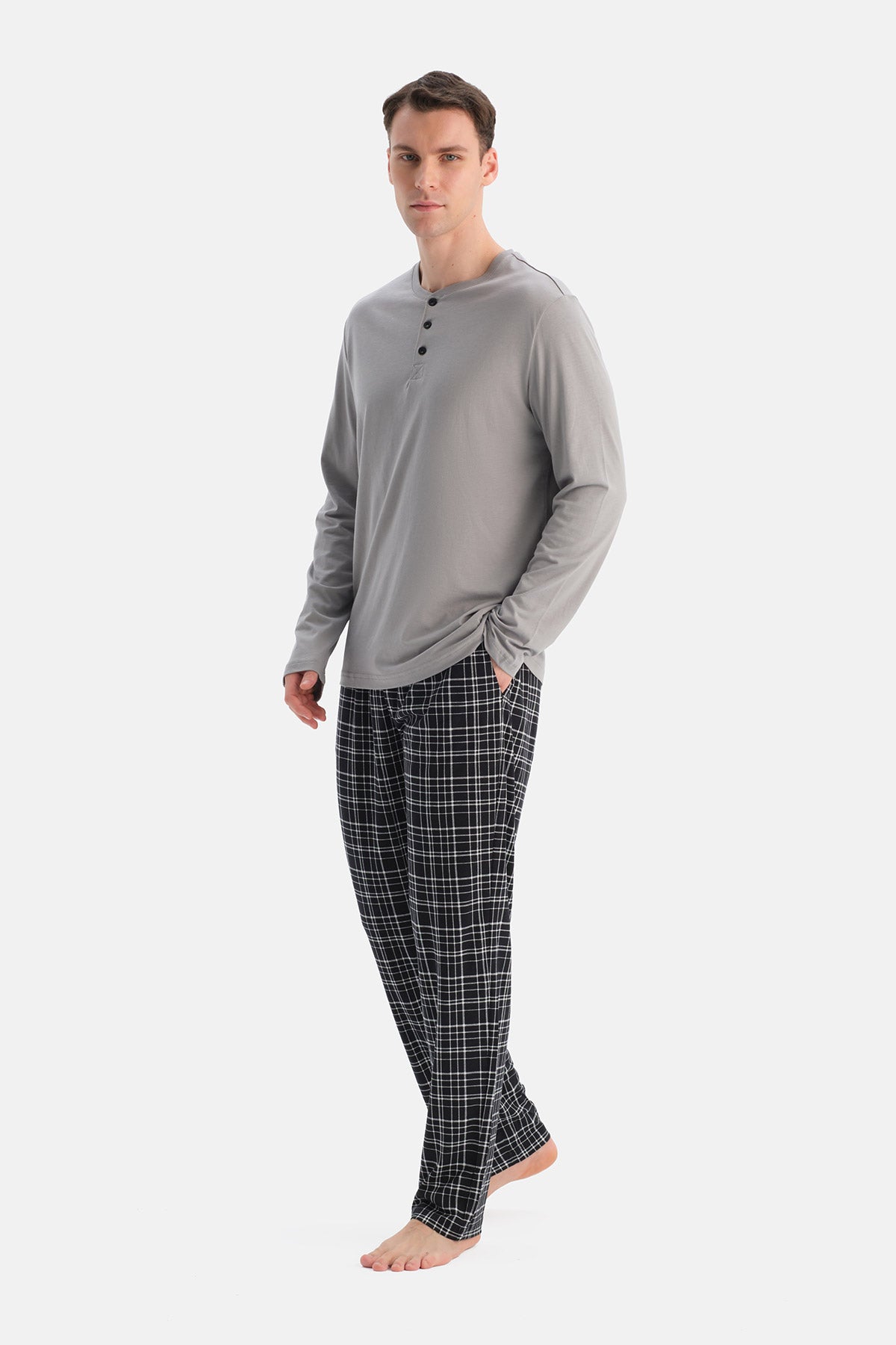 Gri Uzun Kollu Pat Detaylı Tişört Ekose Pantolon Pijama Takımı