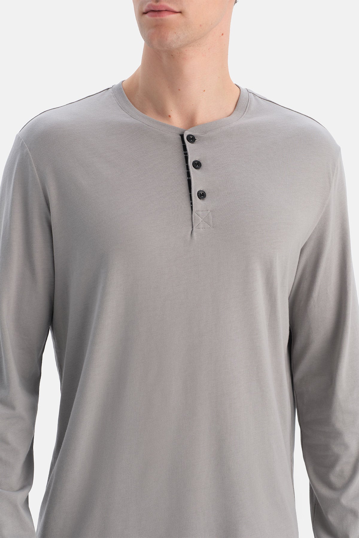 Gri Uzun Kollu Pat Detaylı Tişört Ekose Pantolon Pijama Takımı