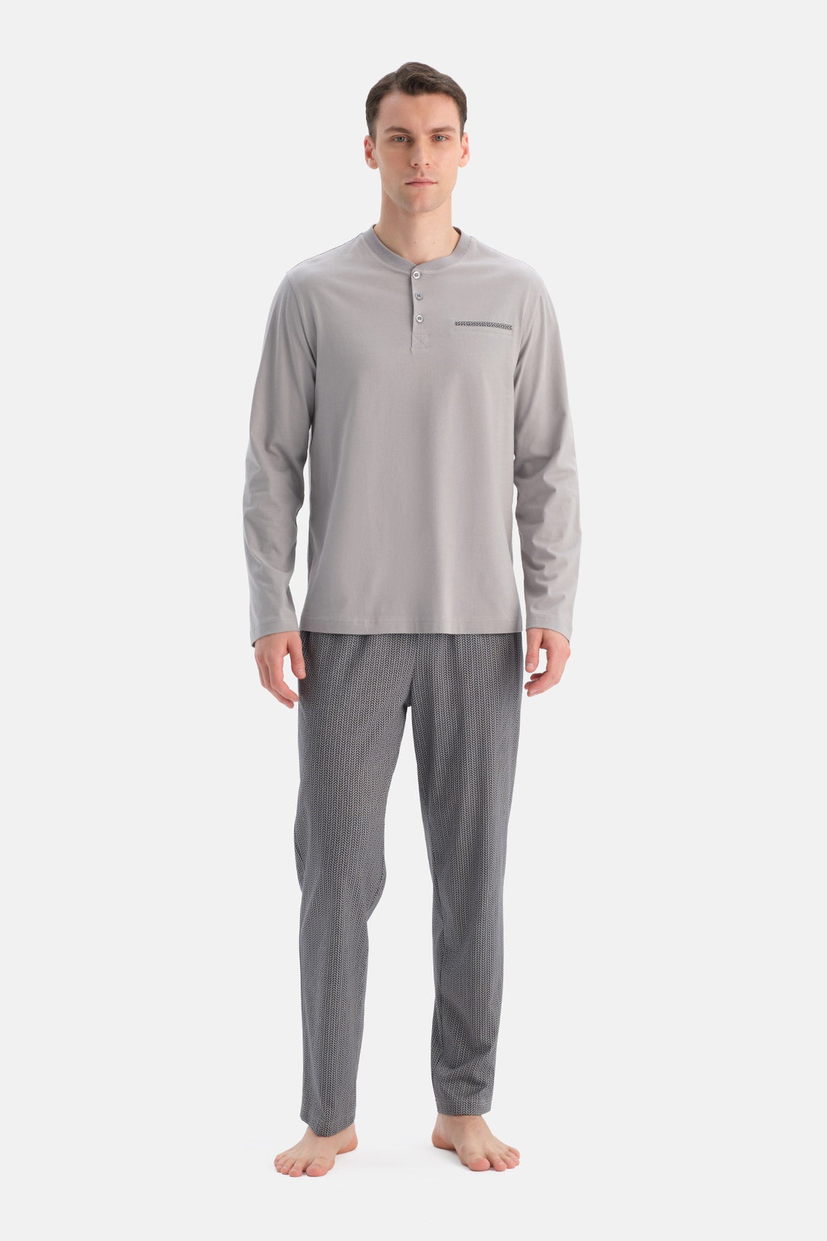 UZUN KOLLU PATLI TİŞÖRT PANTOLON TAKIM