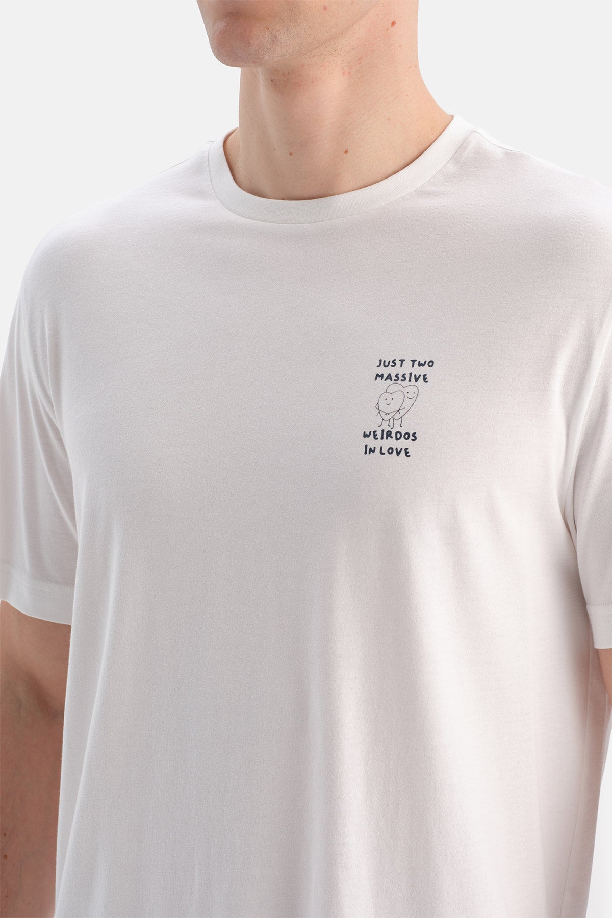 BASKI DETAYLI TİŞÖRT PANTOLON TAKIM