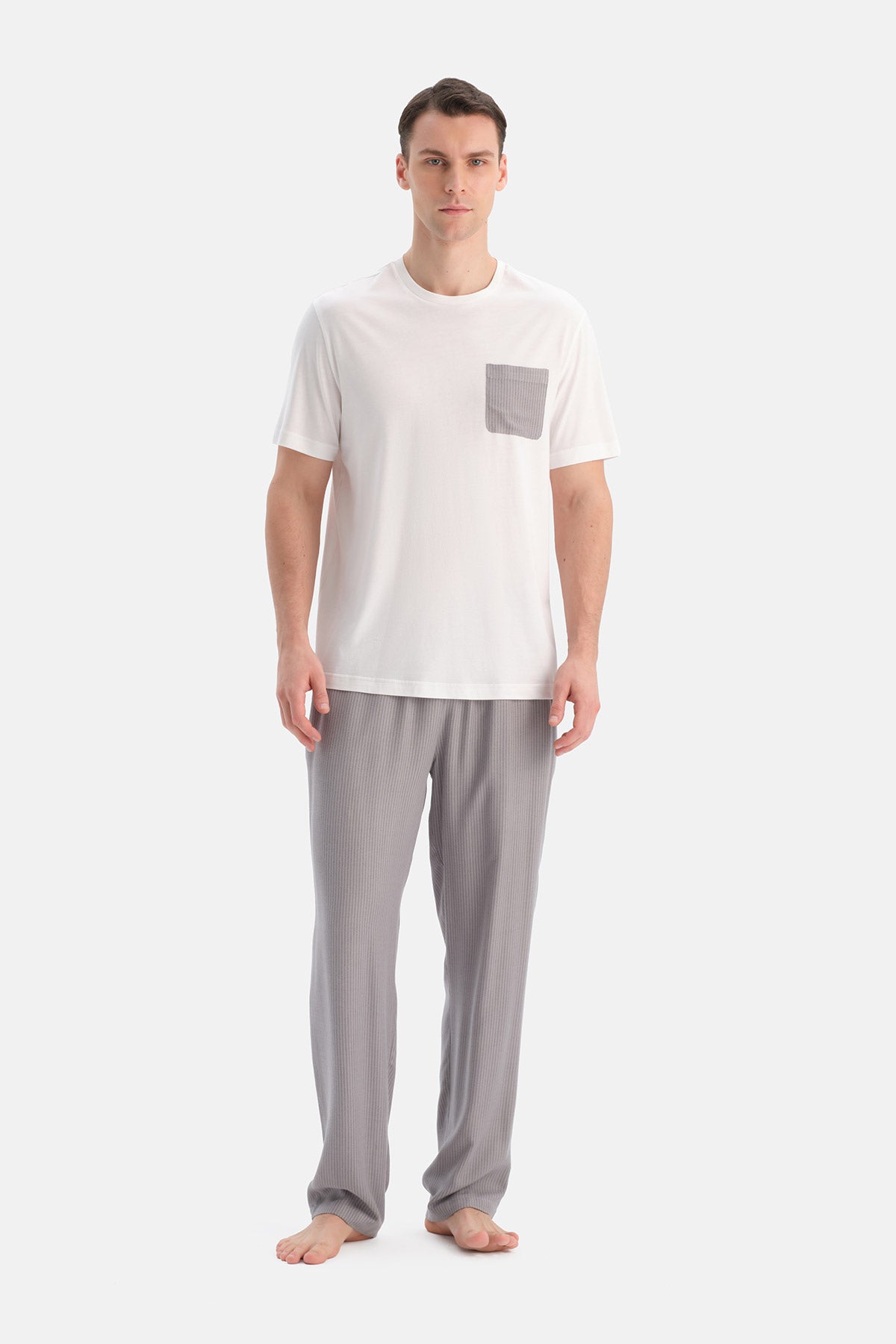 KISA KOLLU TİŞÖRT PANTOLON TAKIM