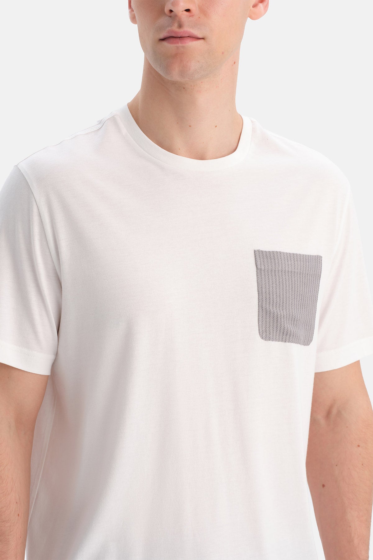 KISA KOLLU TİŞÖRT PANTOLON TAKIM