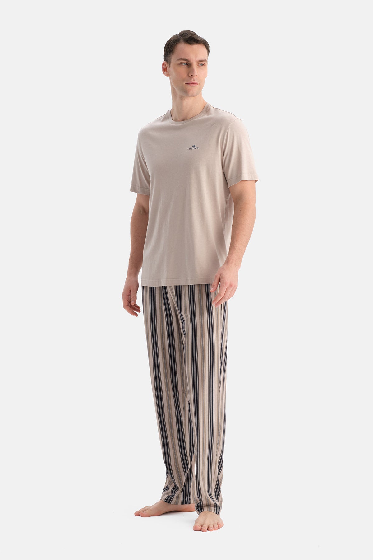 BASKI DETAYLI TİŞÖRT PANTOLON TAKIM