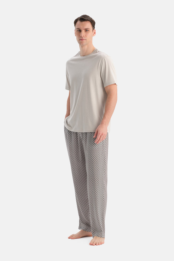 KISA KOLLU TİŞÖRT PANTOLON TAKIM