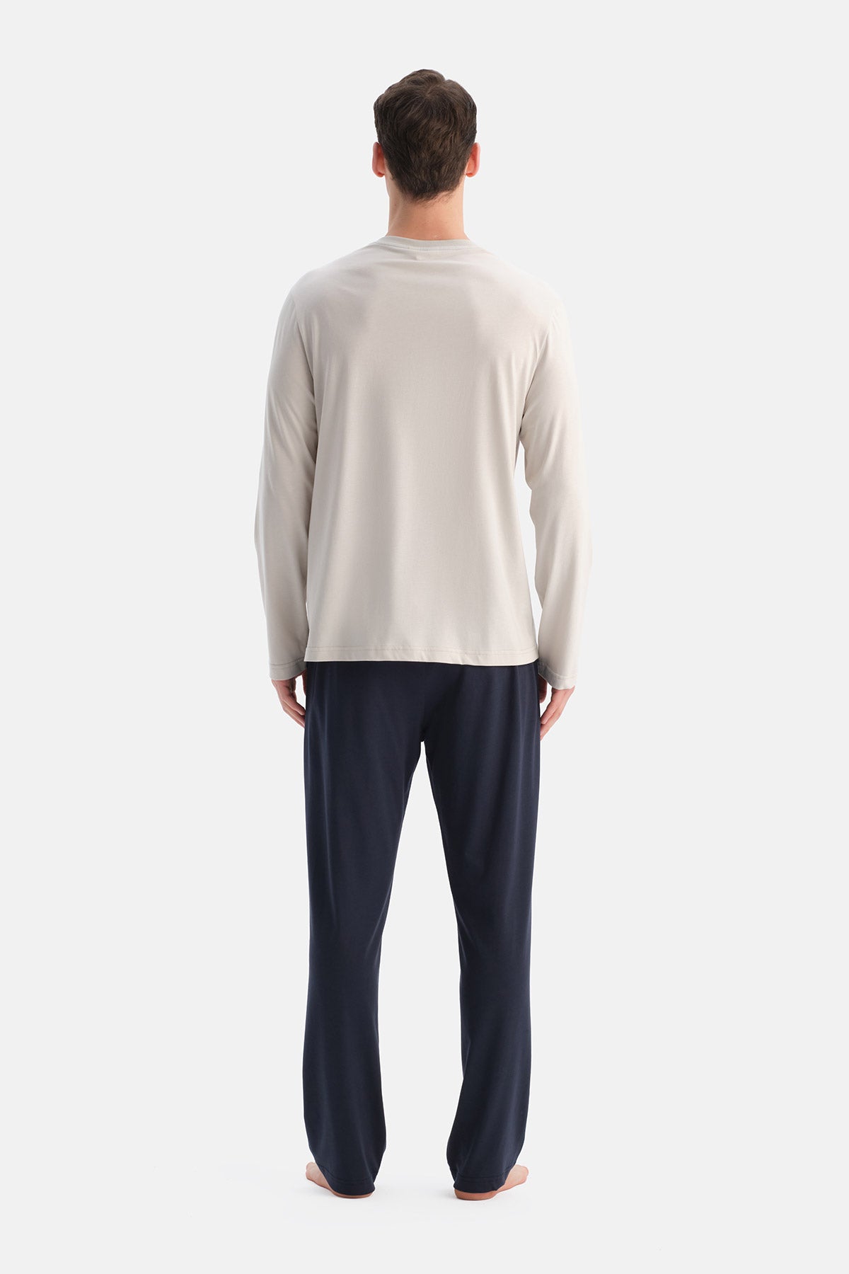 UZUN KOLLU V YAKA PAMUK MODAL TİŞÖRT PANTOLON TAKIM