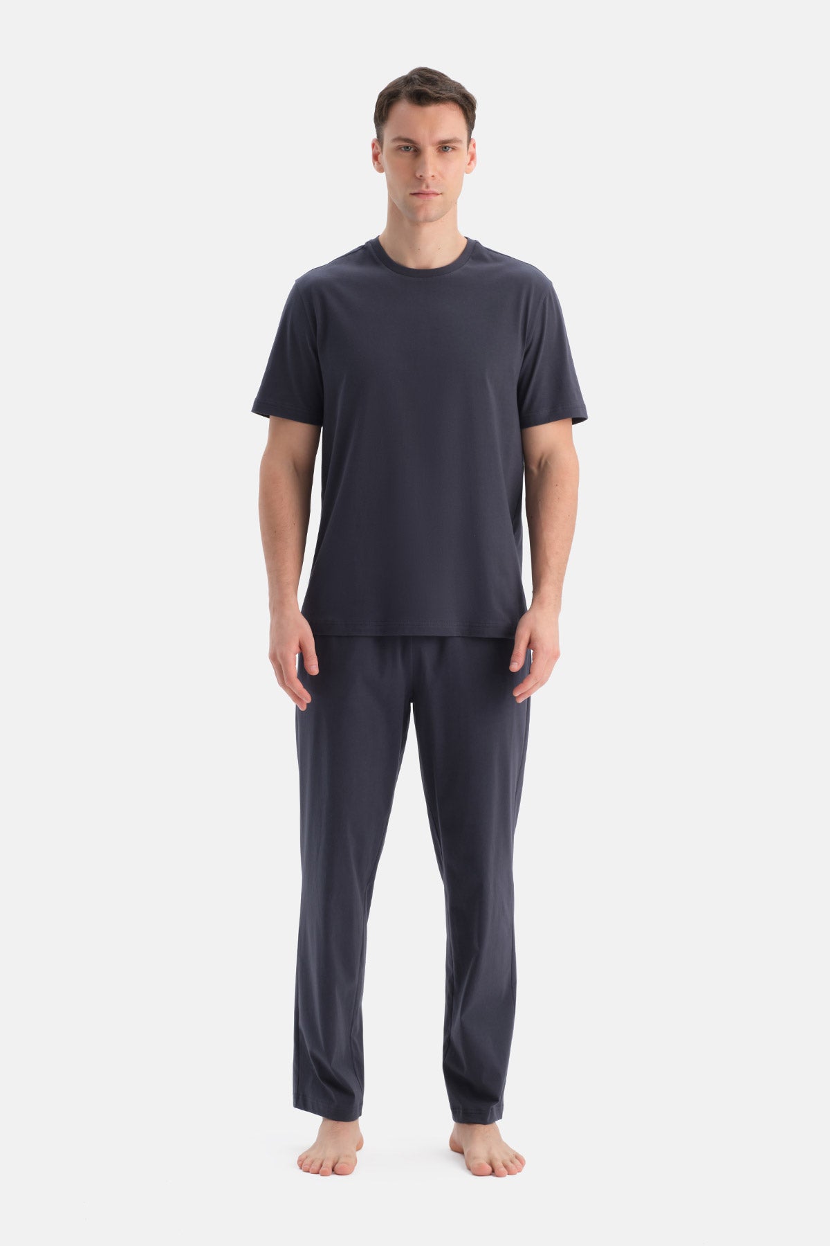 BİSİKLET YAKA KISA KOLLU TİŞÖRT PANTOLON TAKIM