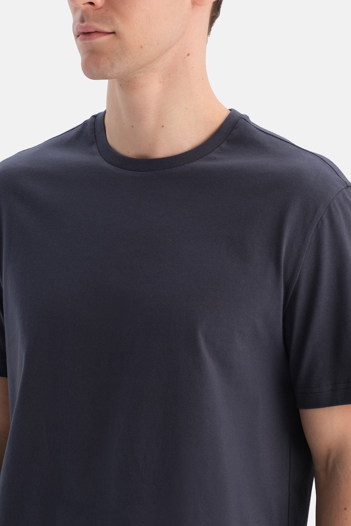 BİSİKLET YAKA KISA KOLLU TİŞÖRT PANTOLON TAKIM