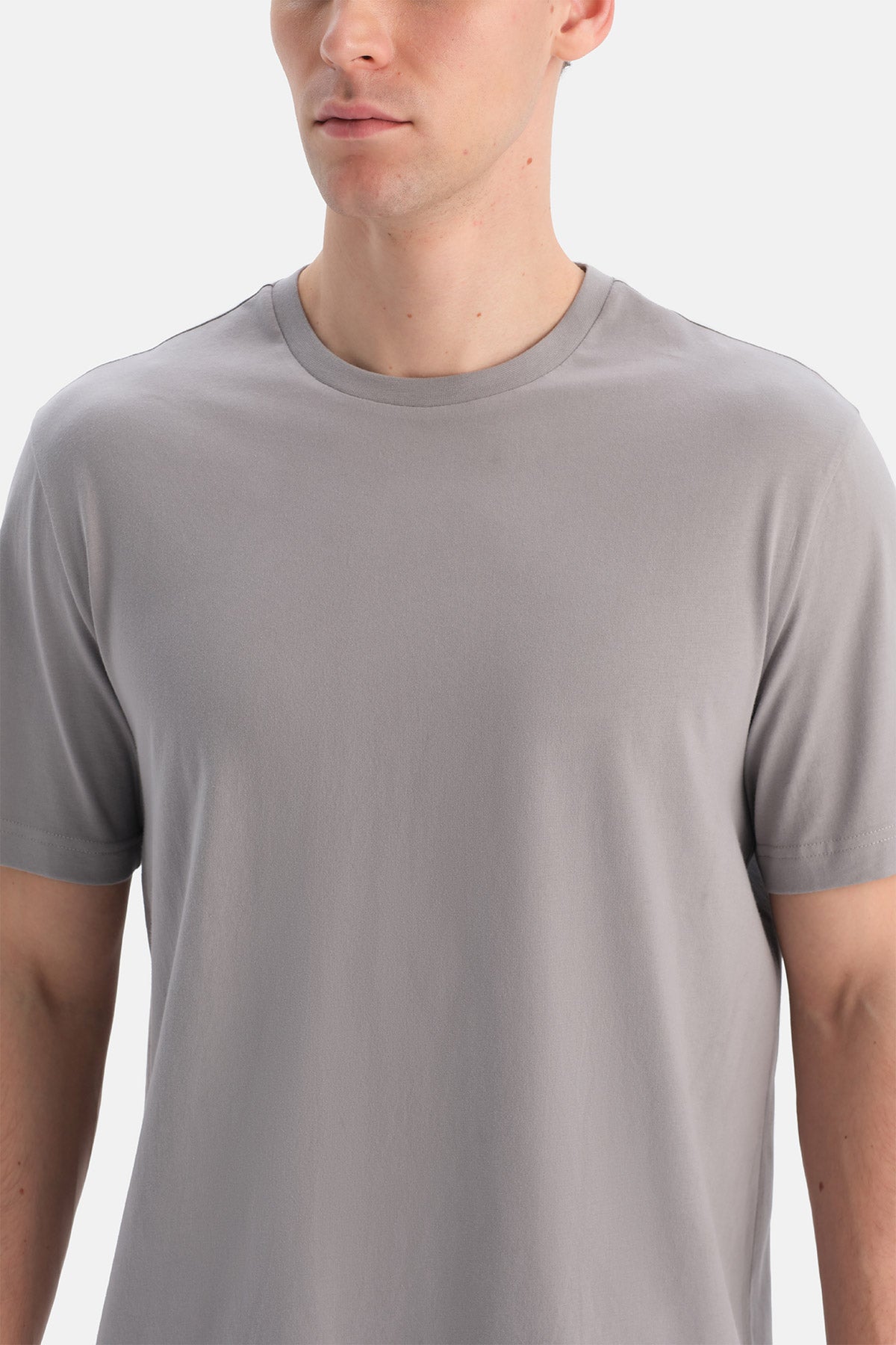 BİSİKLET YAKA KISA KOLLU TİŞÖRT PANTOLON TAKIM