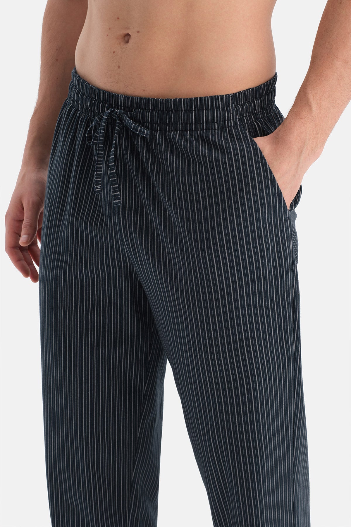 V YAKA KISA KOLLU TİŞÖRT PANTOLON TAKIM