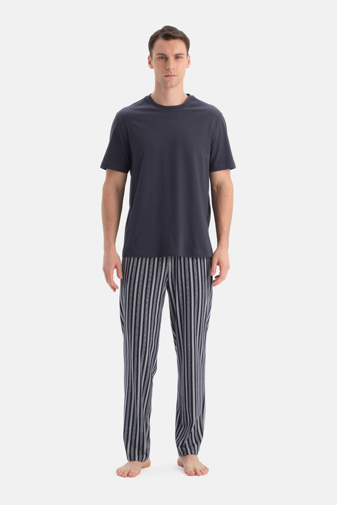 BİSİKLET YAKA KISA KOLLU TİŞÖRT PANTOLON TAKIM