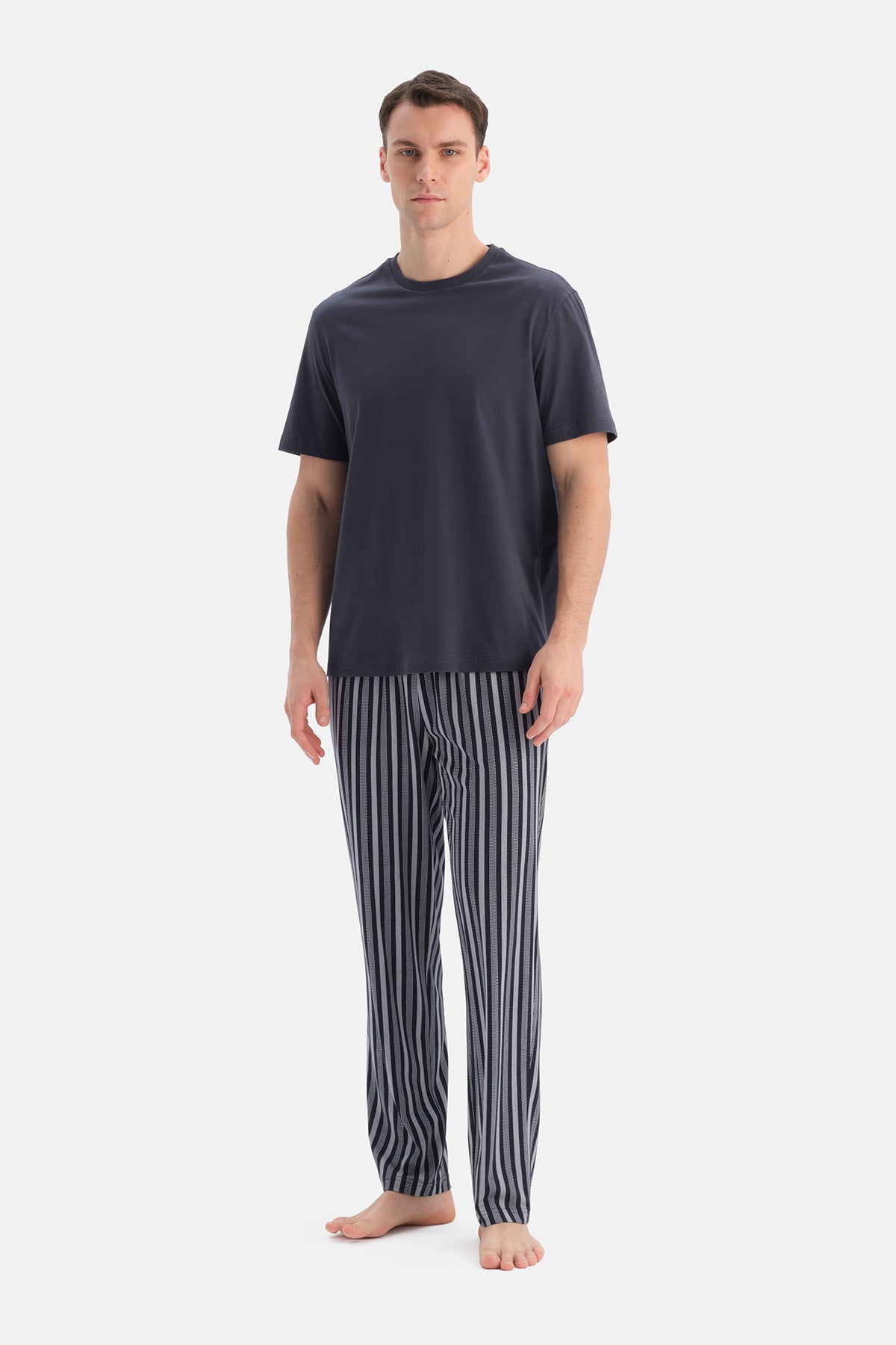 BİSİKLET YAKA KISA KOLLU TİŞÖRT PANTOLON TAKIM