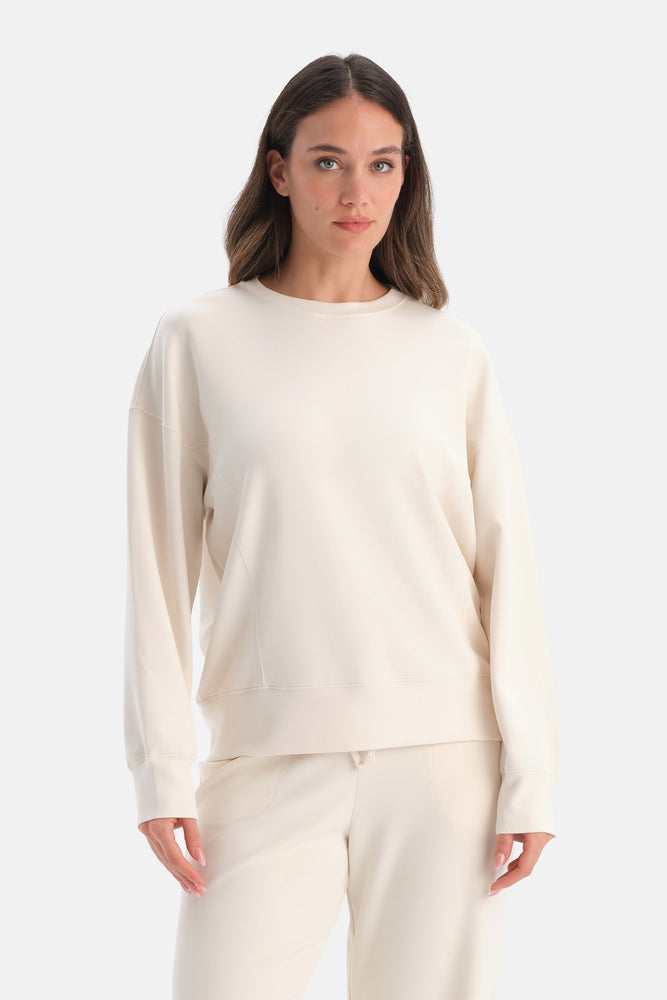 DİKİŞ DETAYLI BİSİKLET YAKA SWEATSHIRT