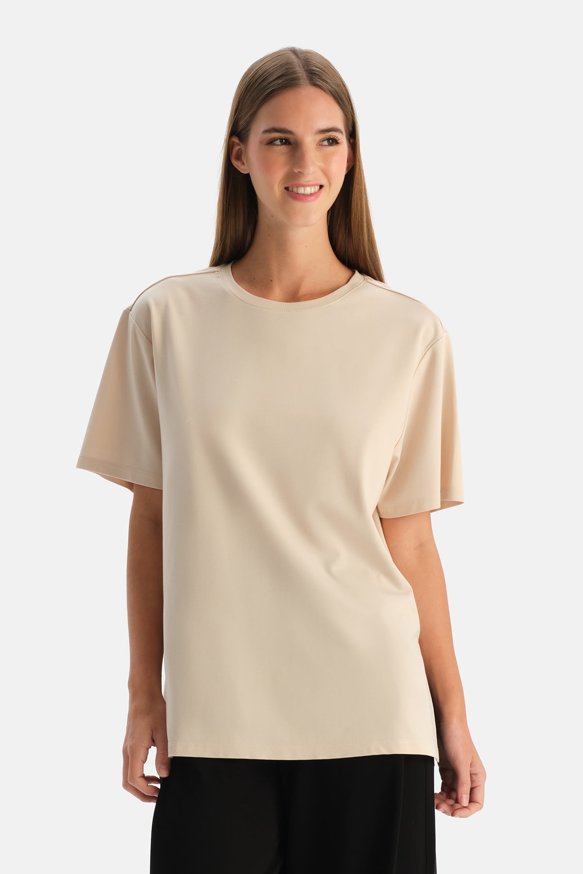 Taş Bisiklet Yaka Yırtmaçlı Rayon Karışımlı Tişört