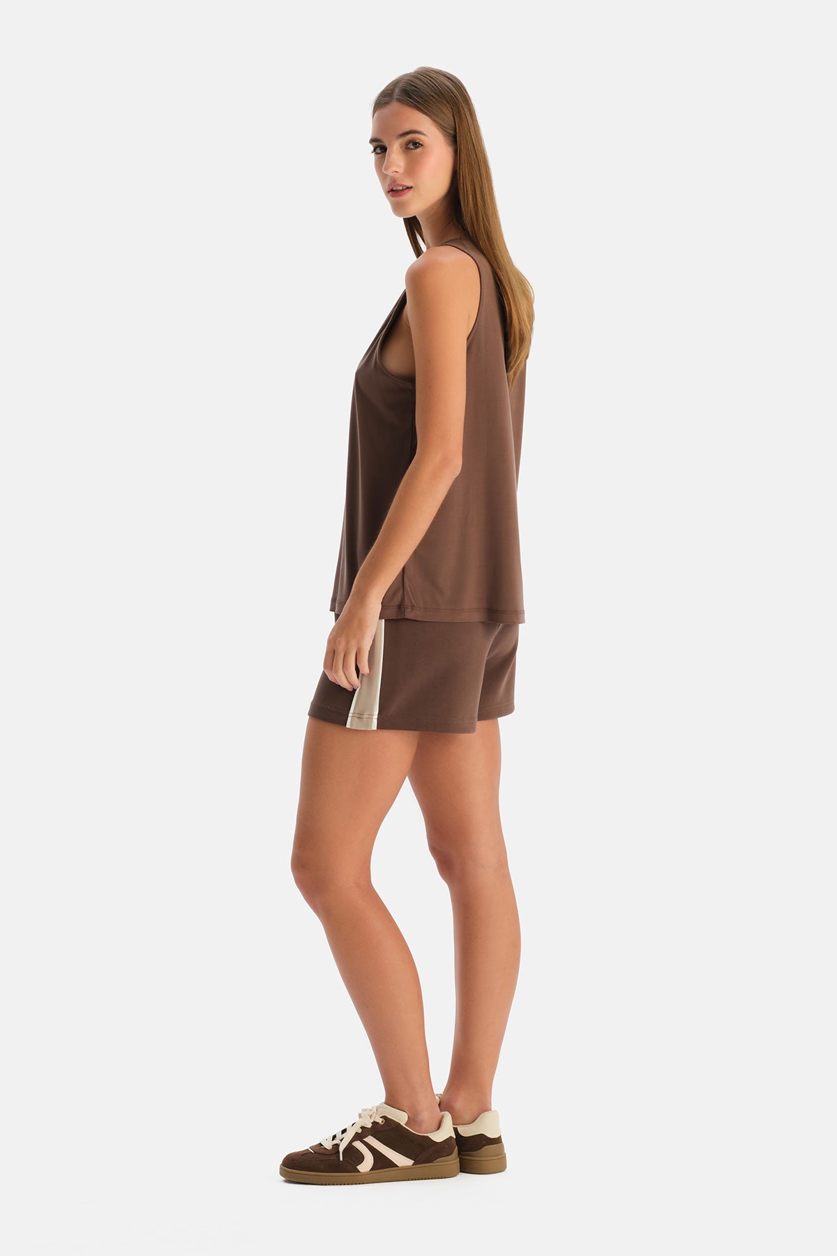 YAN ŞERİT DETAYLI MODAL KARIŞIMLI ŞORT