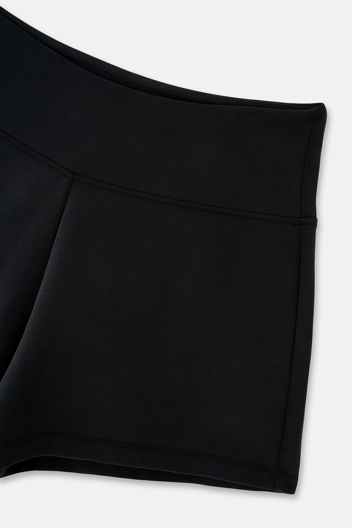 Siyah Beli Ribanalı Modal Karışımlı Şort