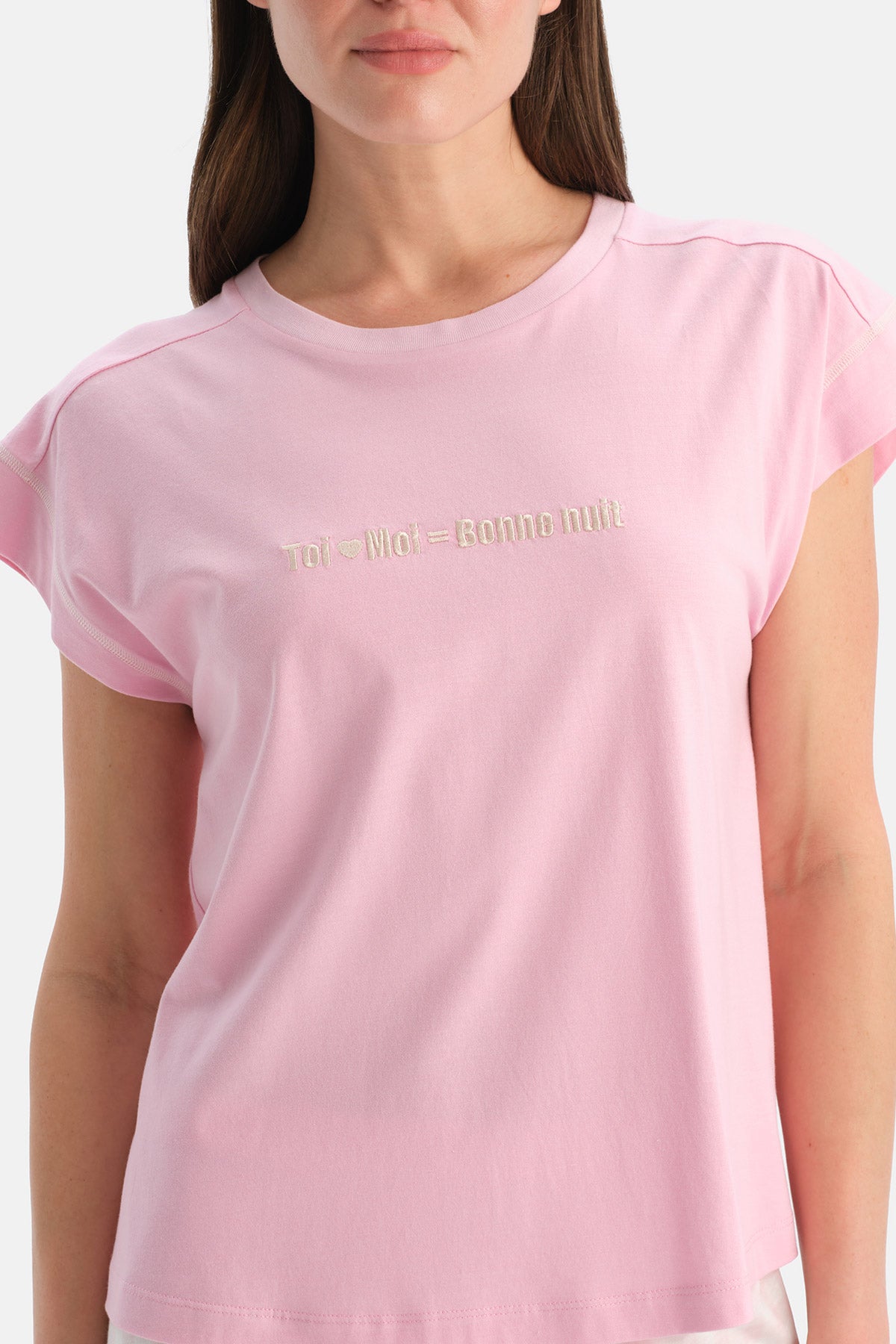 NAKIŞ DETAYLI TİŞÖRT ŞORT TAKIM