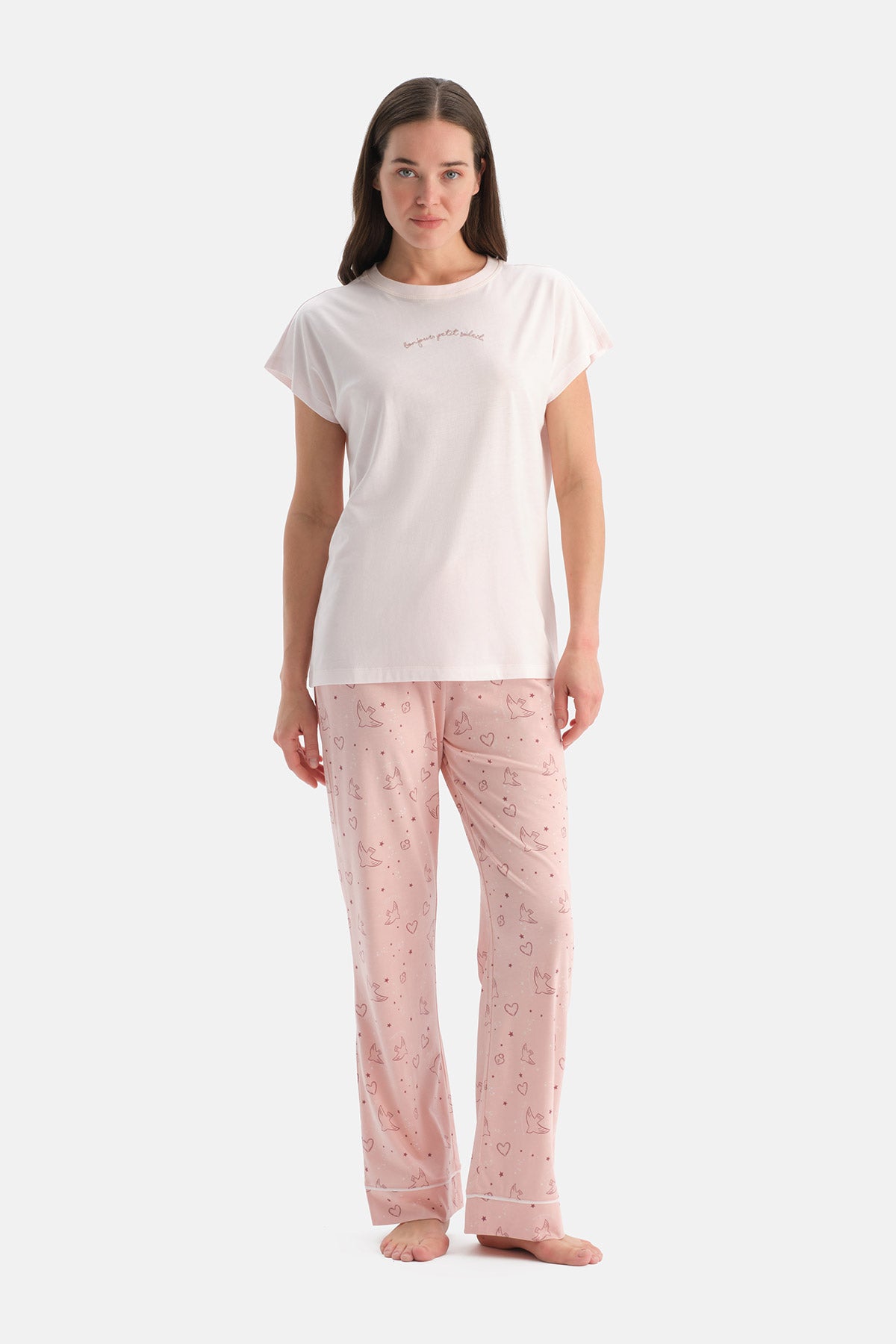 NAKIŞ DETAYLI TİŞÖRT PANTOLON TAKIM