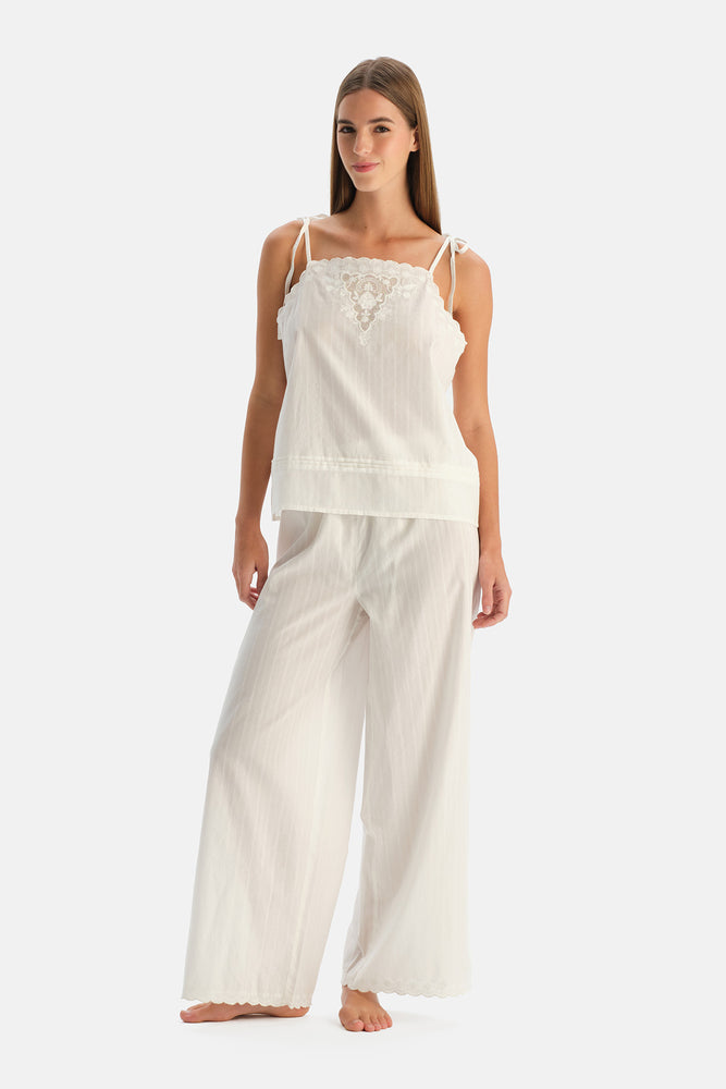 Beyaz Dantel Detaylı Dokuma Camisole Pantolon Pijama Takımı