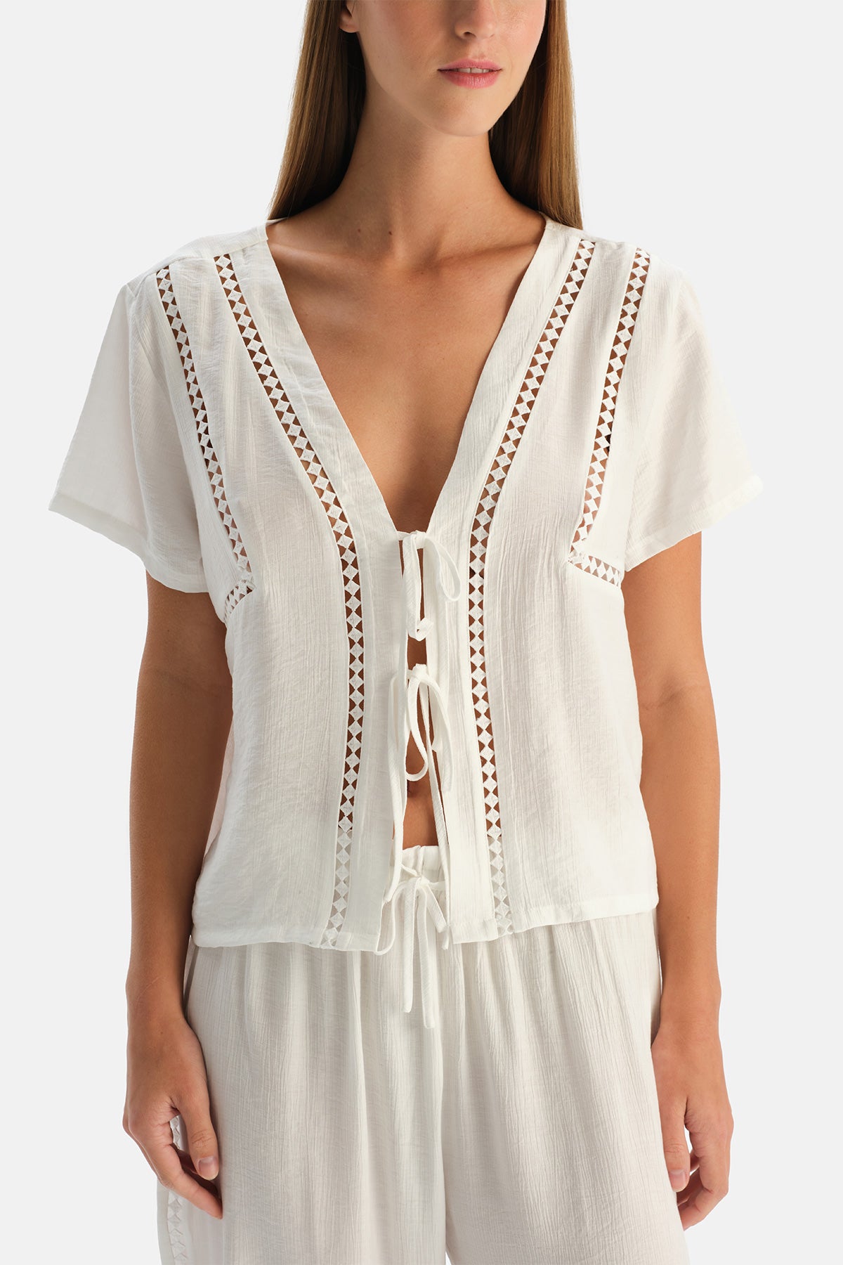 Beyaz Bağlama Detaylı Dokuma Pijama Takımı