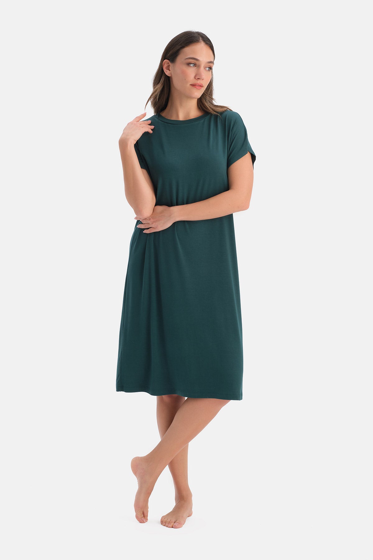 DÜŞÜK OMUZLU GECELİK