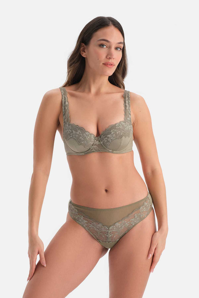 DANTELLİ BRAZILIAN KÜLOT