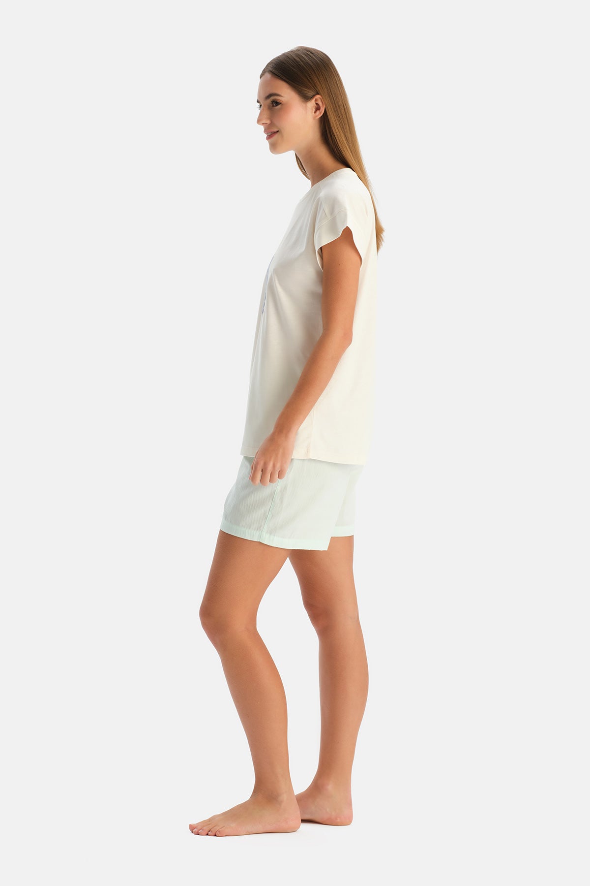 Ekru Baskı Detaylı Tişört Şort Takım