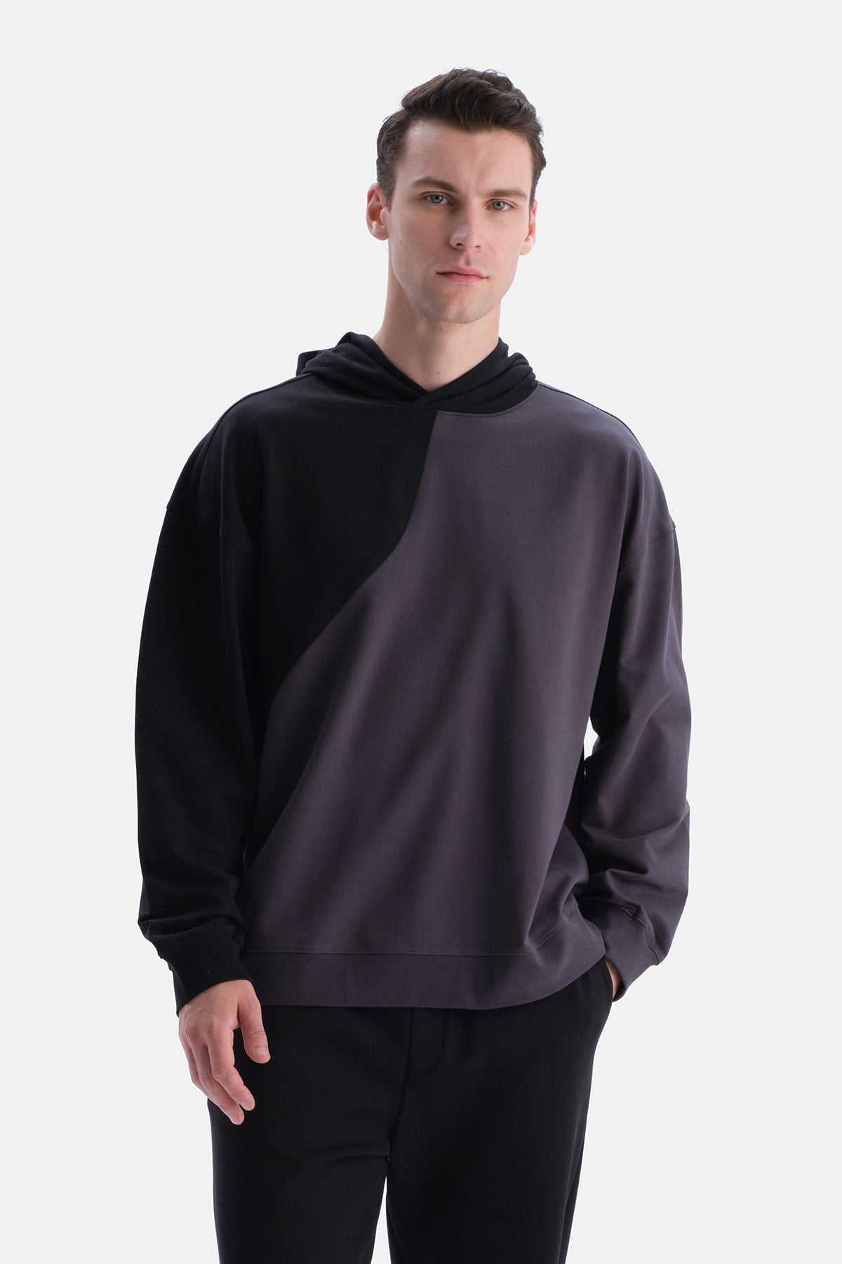 Siyah Kapşonlu İki Parçalı Sweatshirt