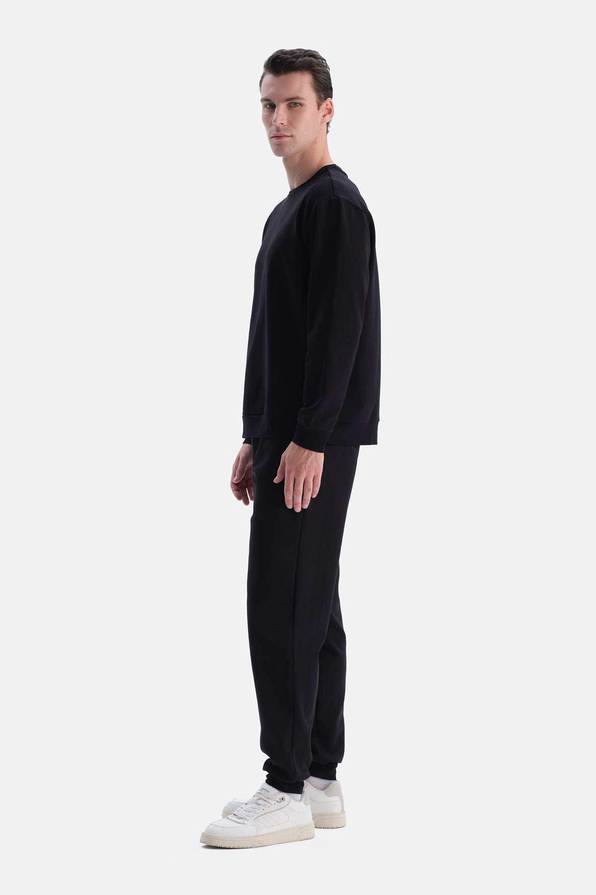 Siyah Bis Yaka Pamuklu Sweatshirt