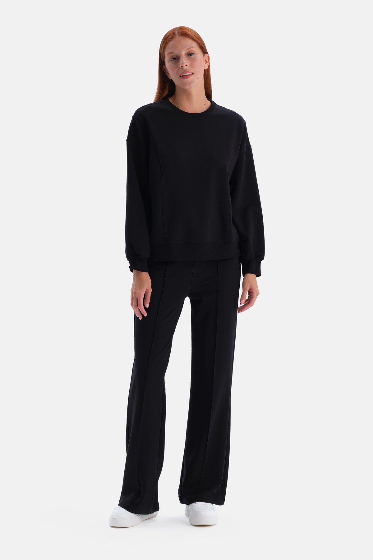 Siyah Bisiklet Yaka Cropped Sweatshirt