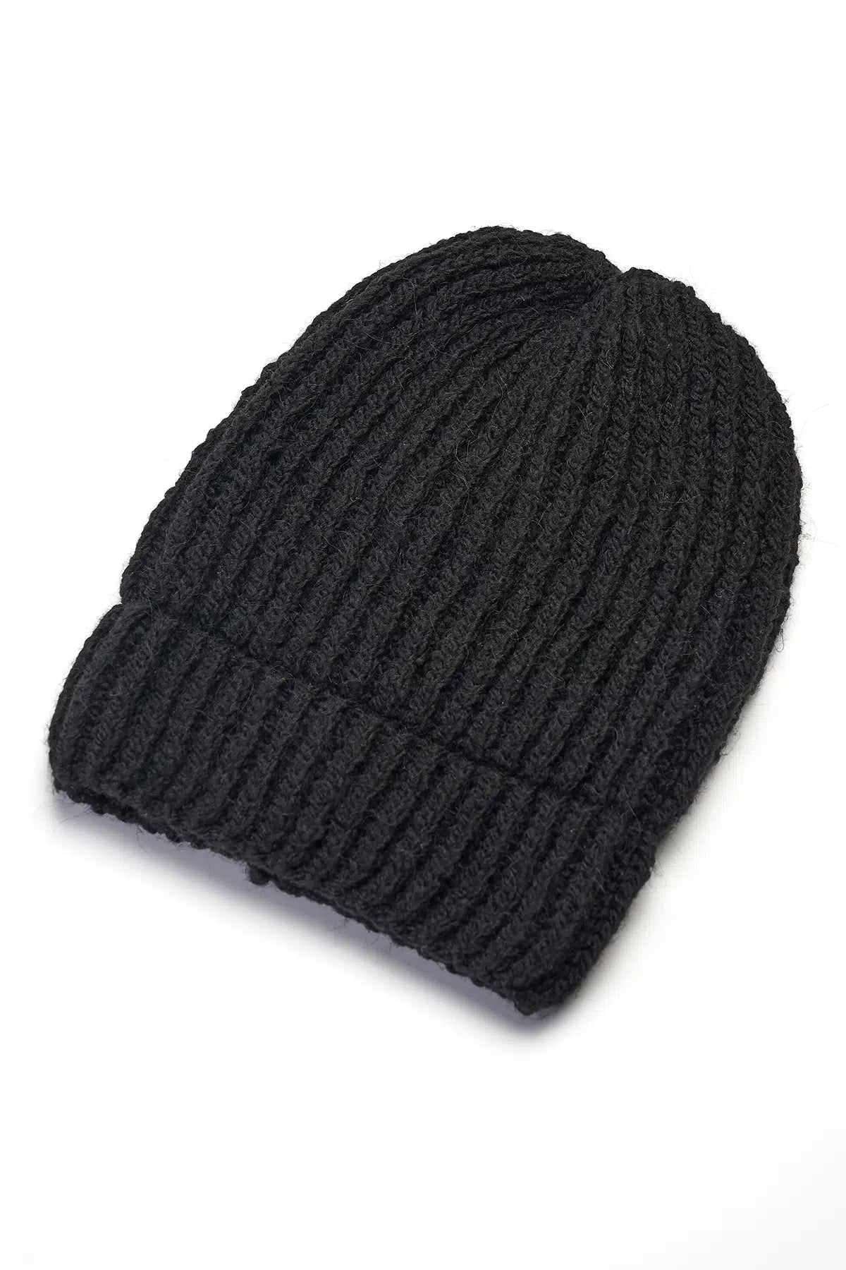 Siyah El Örgüsü Bere