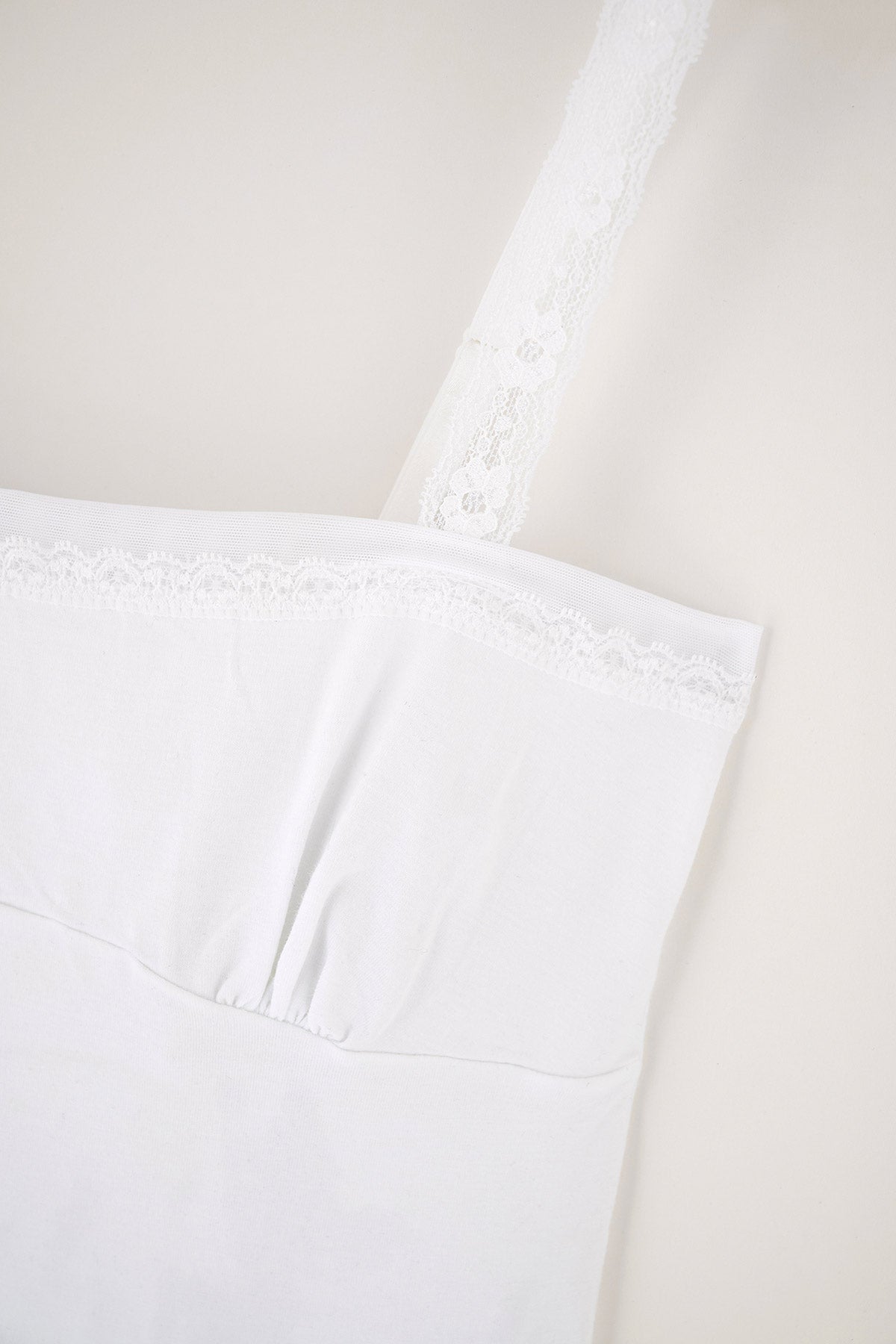 Beyaz Geniş Yaka Kalın Askılı Penye Kadın Atlet