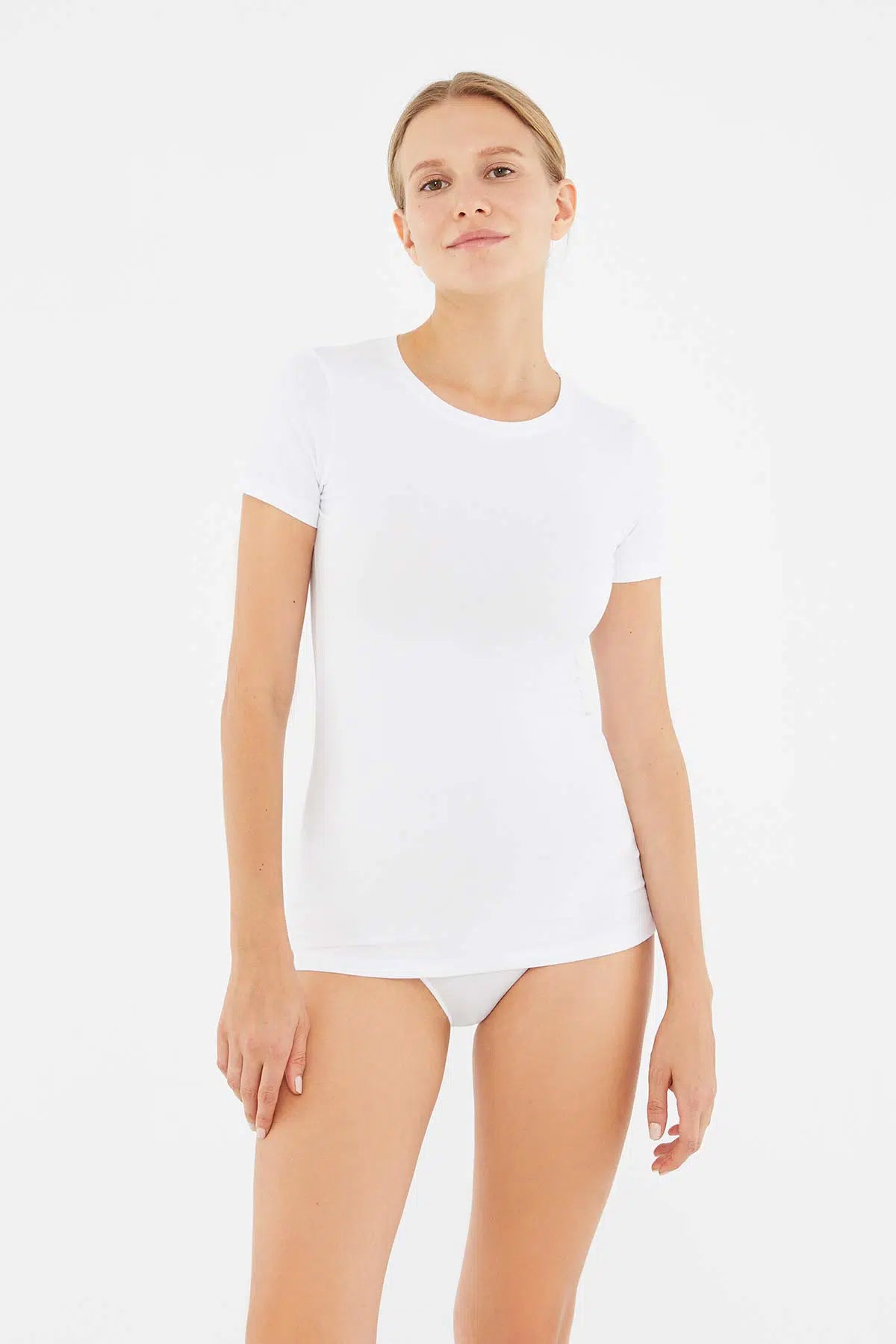 Beyaz Bisiklet Yaka Pamuklu T-Shirt