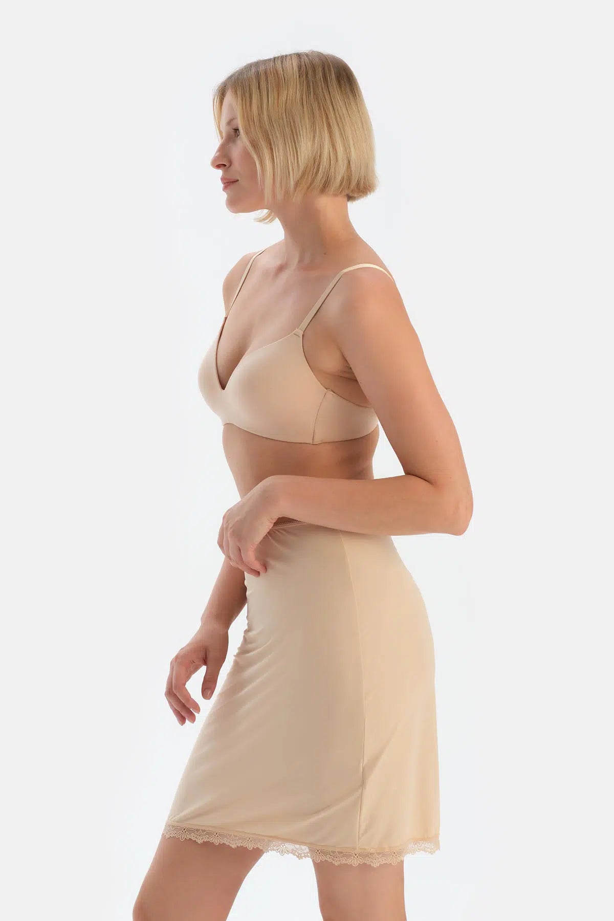 Ten Etek Ucu Dantelli Mıdı Jupon