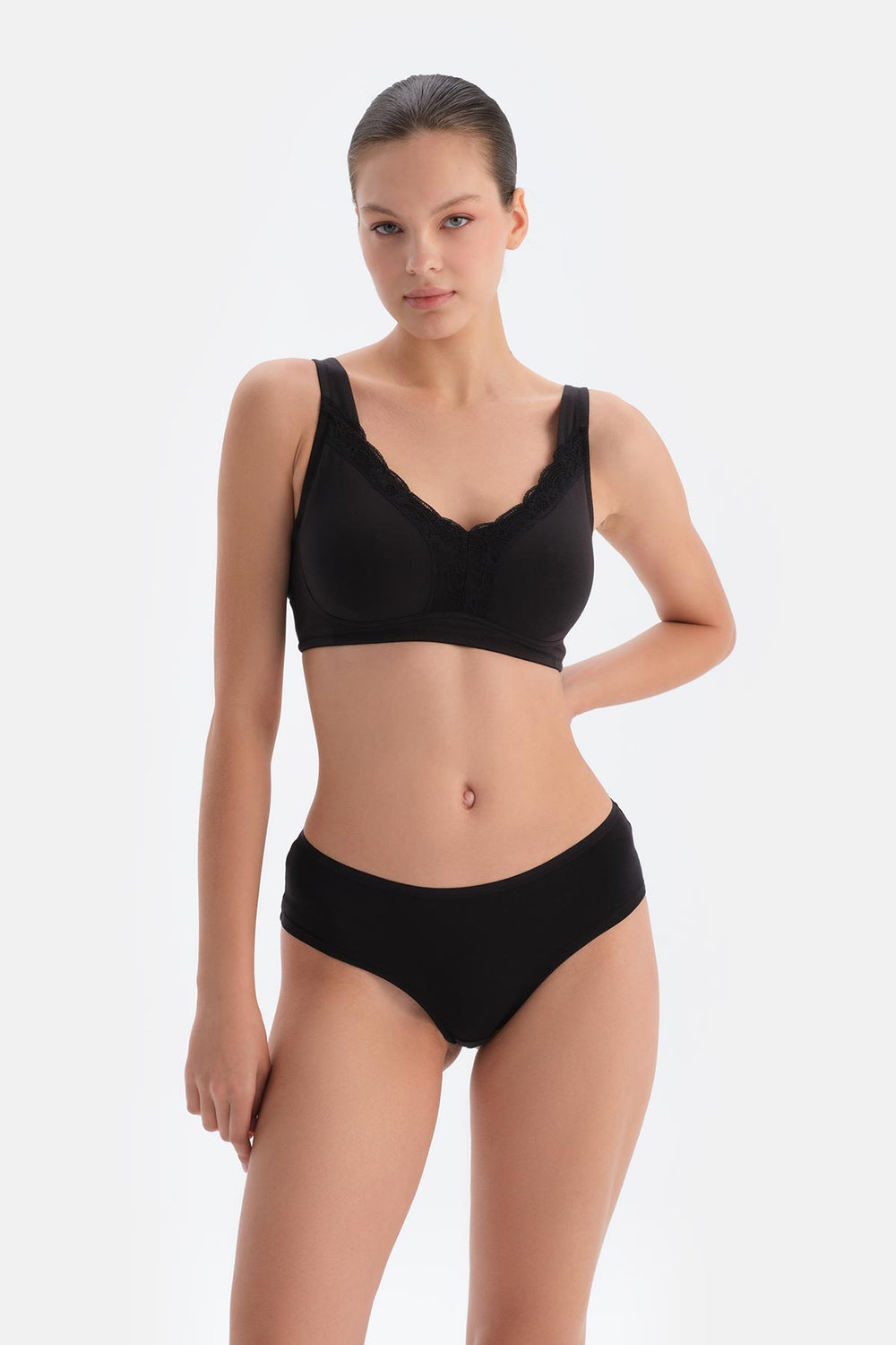 Siyah Missy Dantel Detaylı Balensiz Sütyen