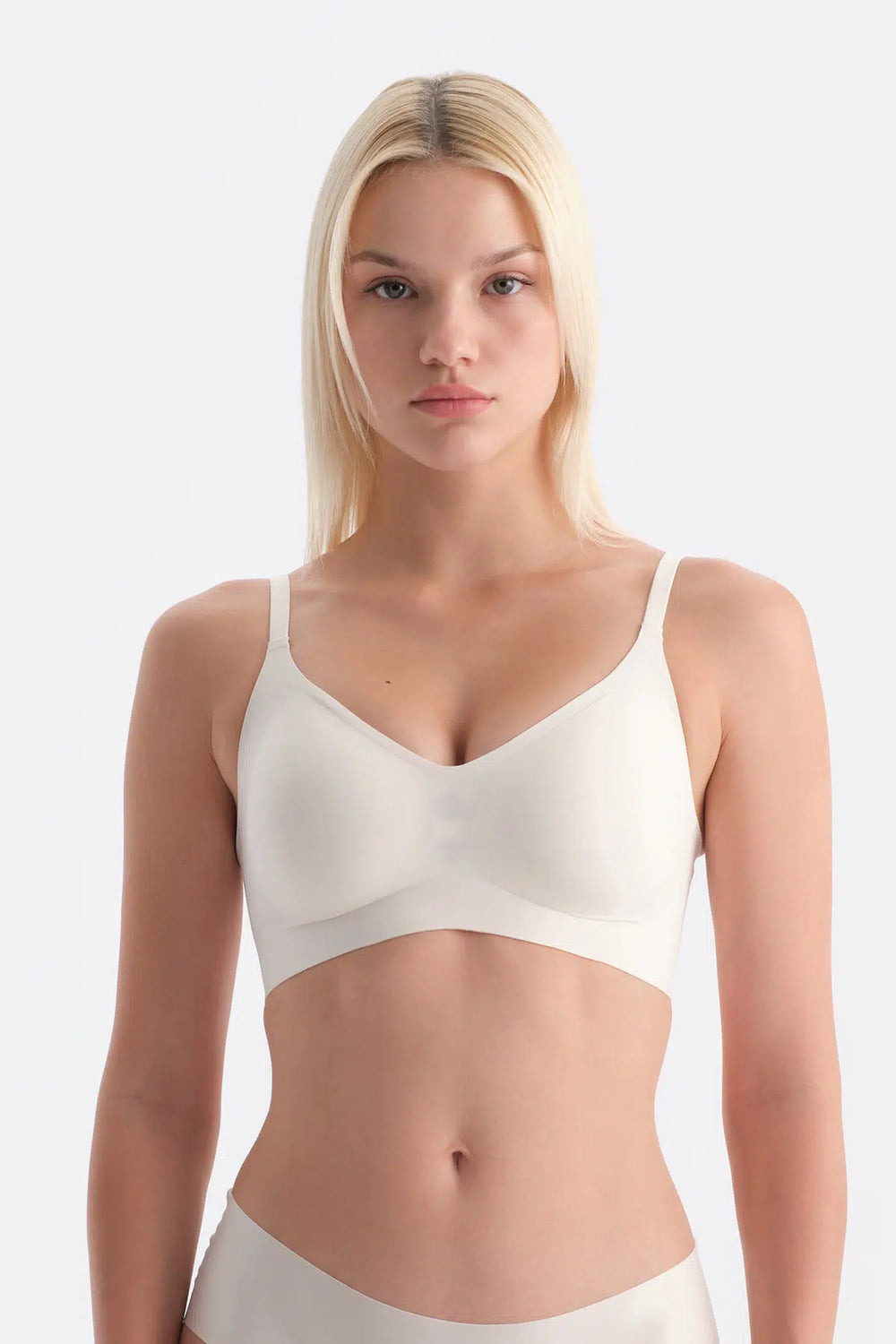 Ekru Sonya Balensiz Dikişsiz Sütyen
