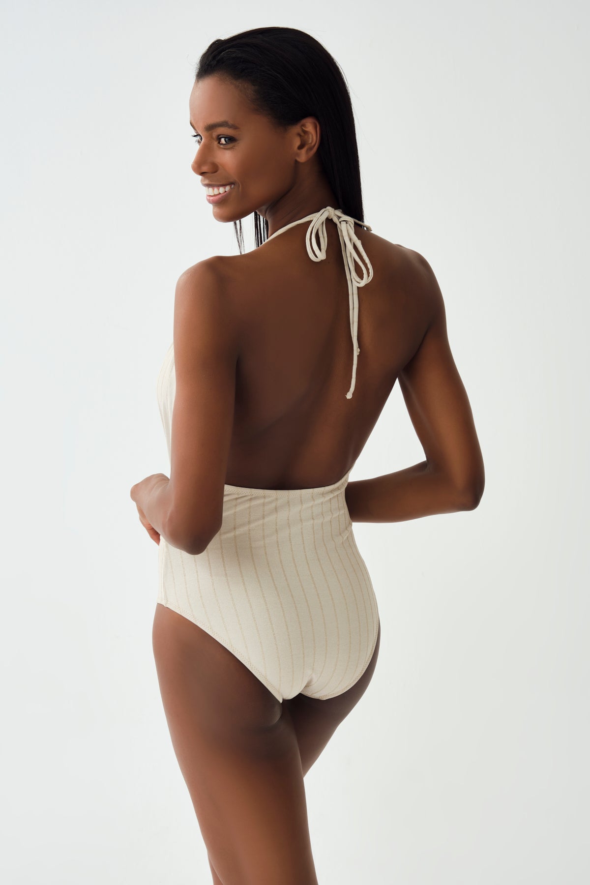 Ekru Boyundan Bağlı Mayo