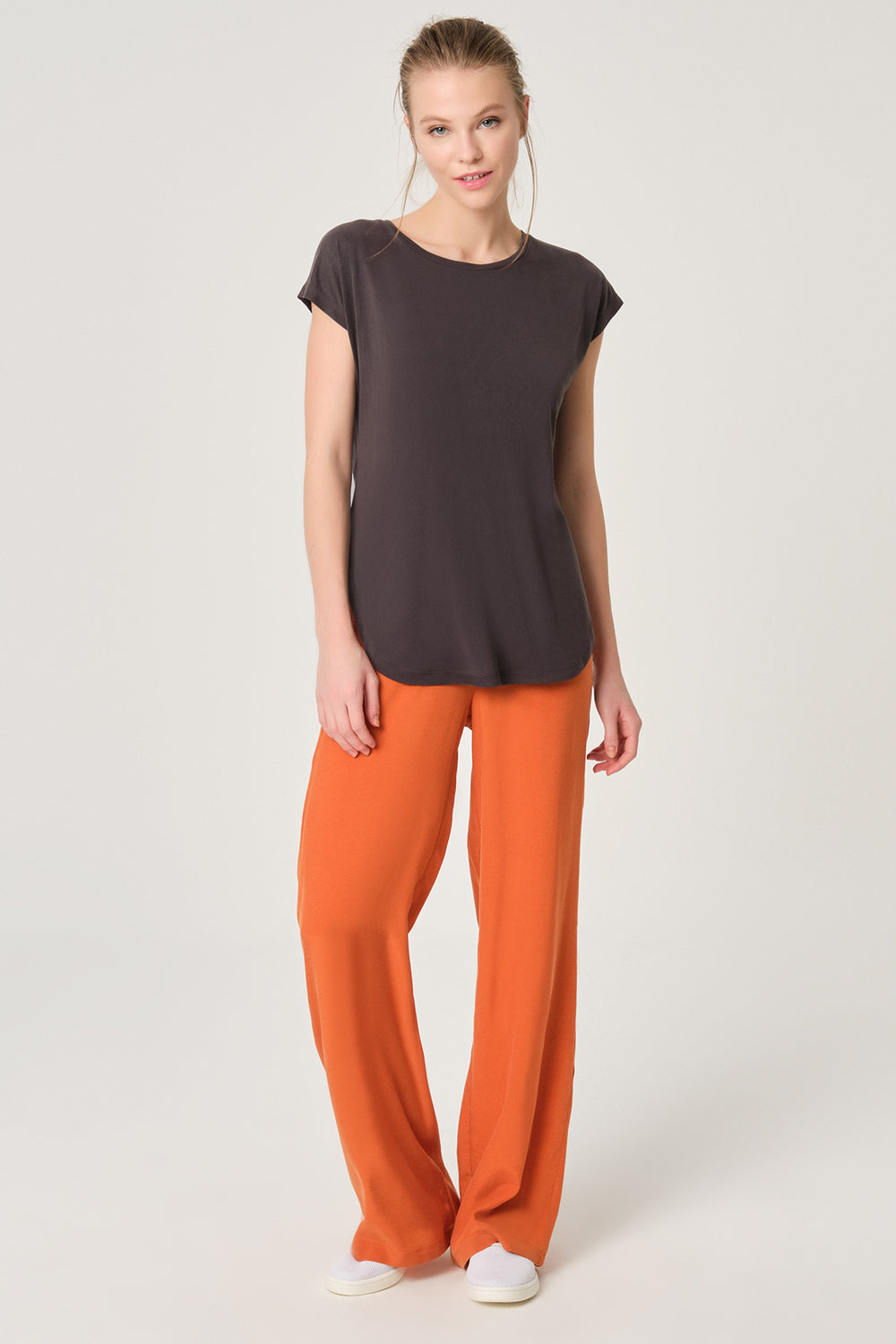 Füme Geniş Yaka Kısa Kol T-Shirt