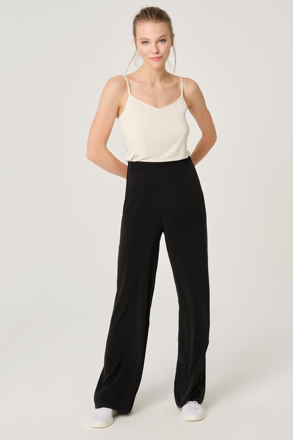 Siyah Uzun Düz Paça Bol Kesim Pantolon