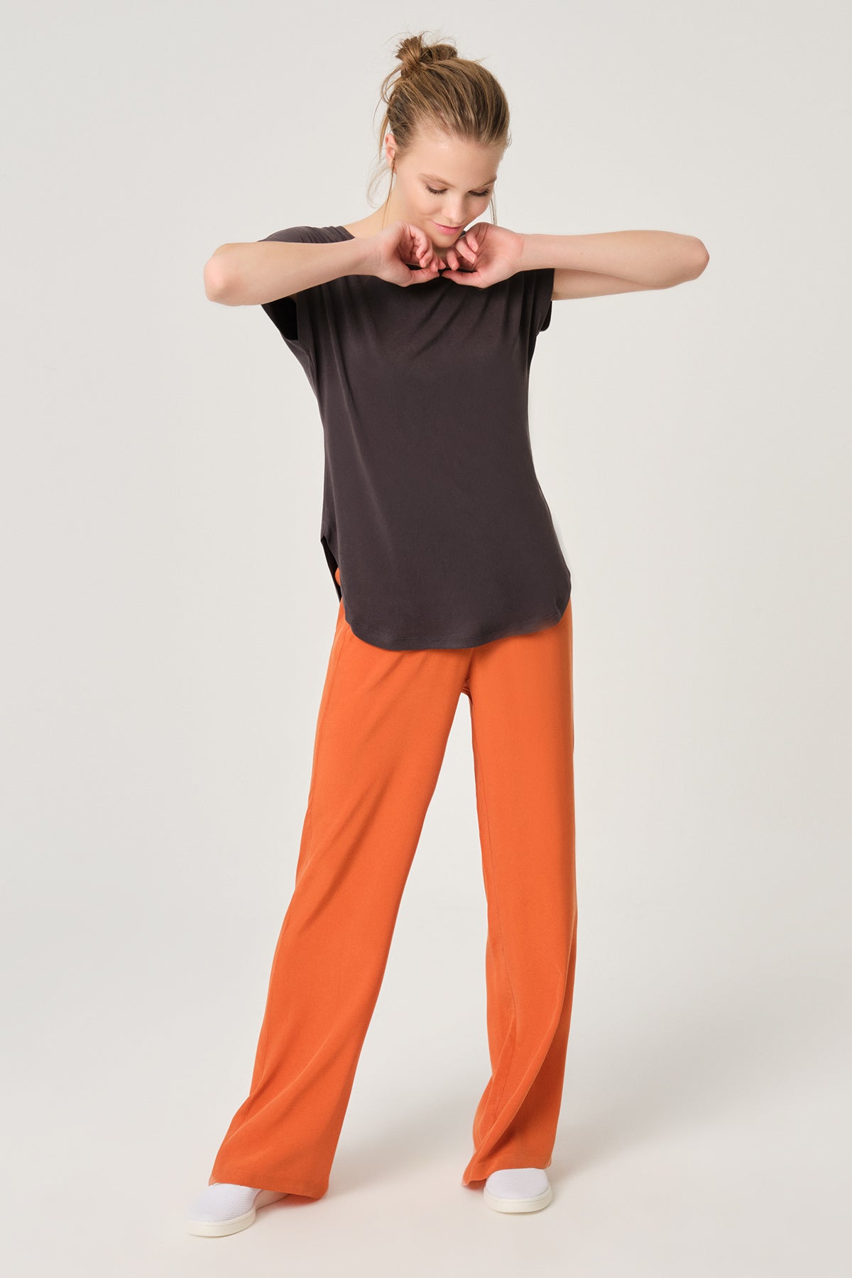 Tarçın Uzun Düz Paça Bol Kesim Pantolon