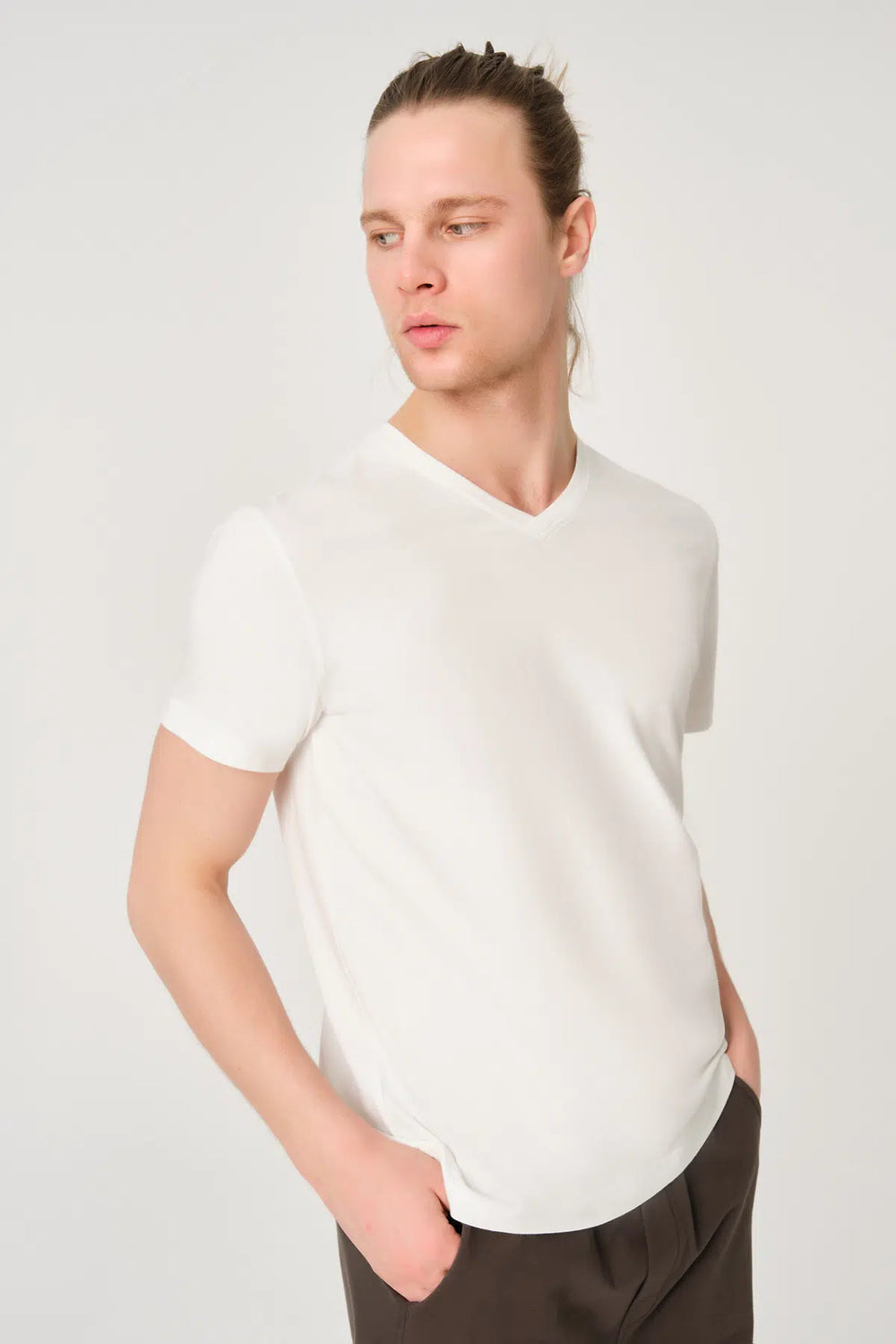 Ekru V Yaka Erkek T-Shirt