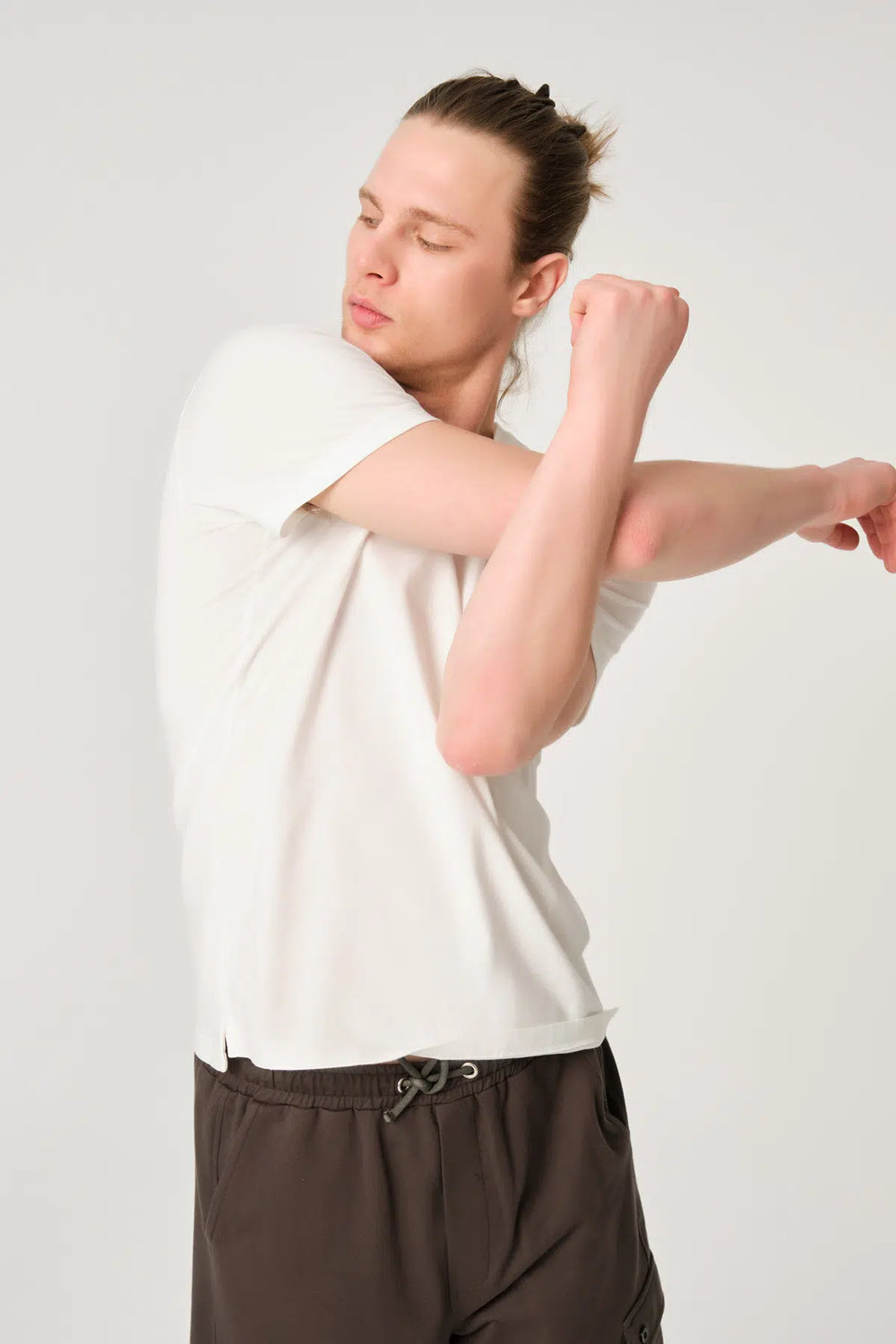 Ekru V Yaka Erkek T-Shirt